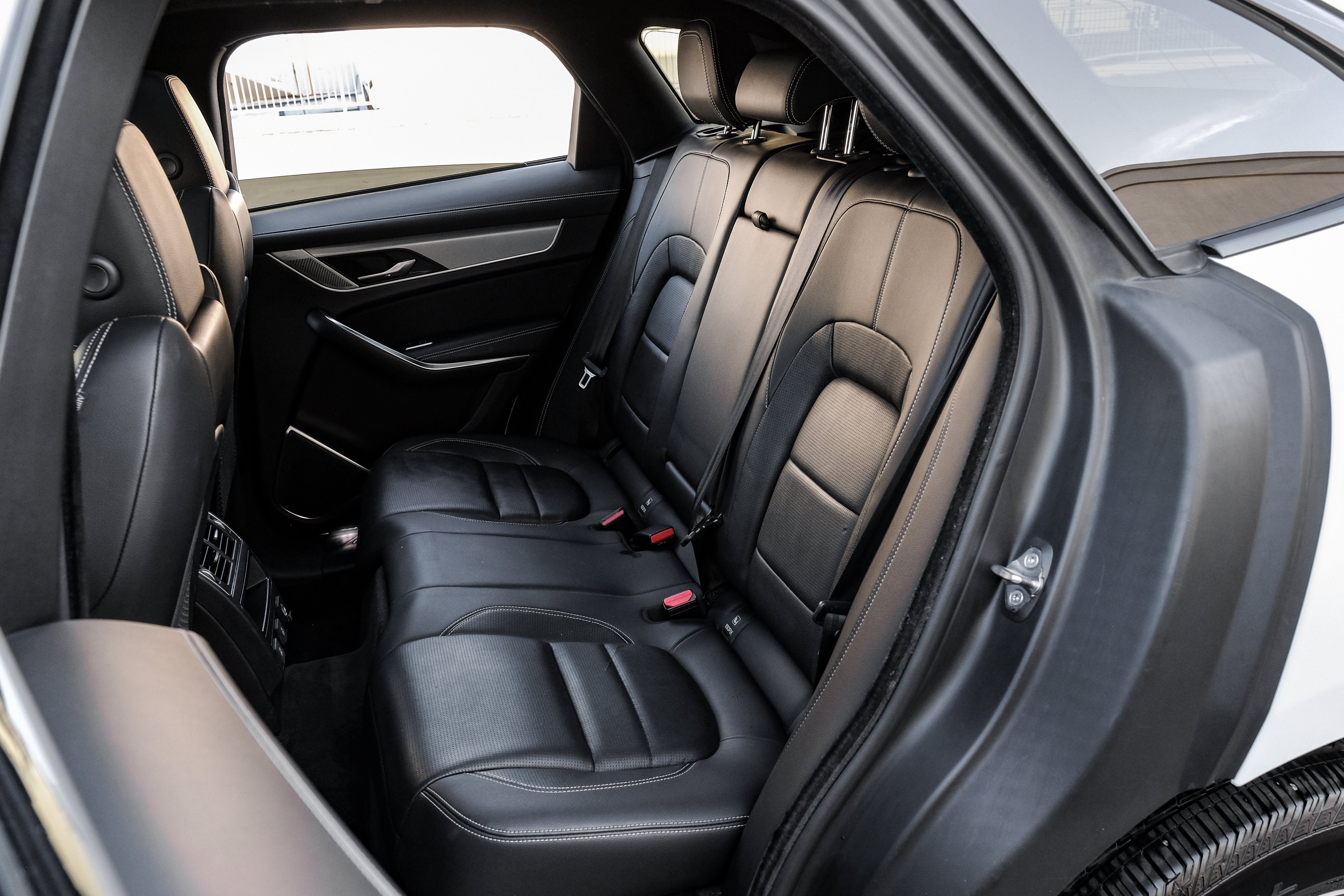 2024 Jaguar F-PACE P250 R-Dynamic S