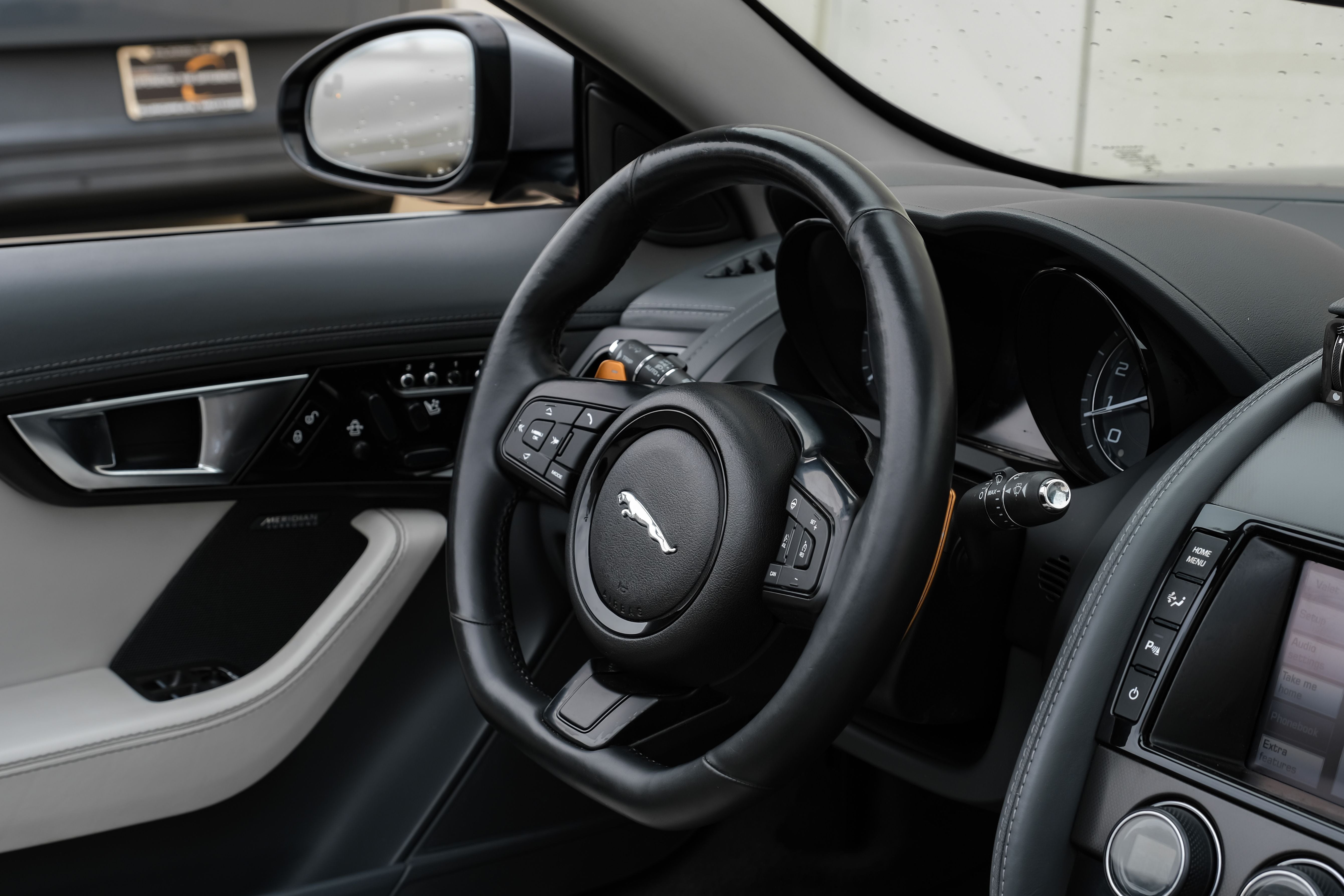 2014 Jaguar F-TYPE V8 S