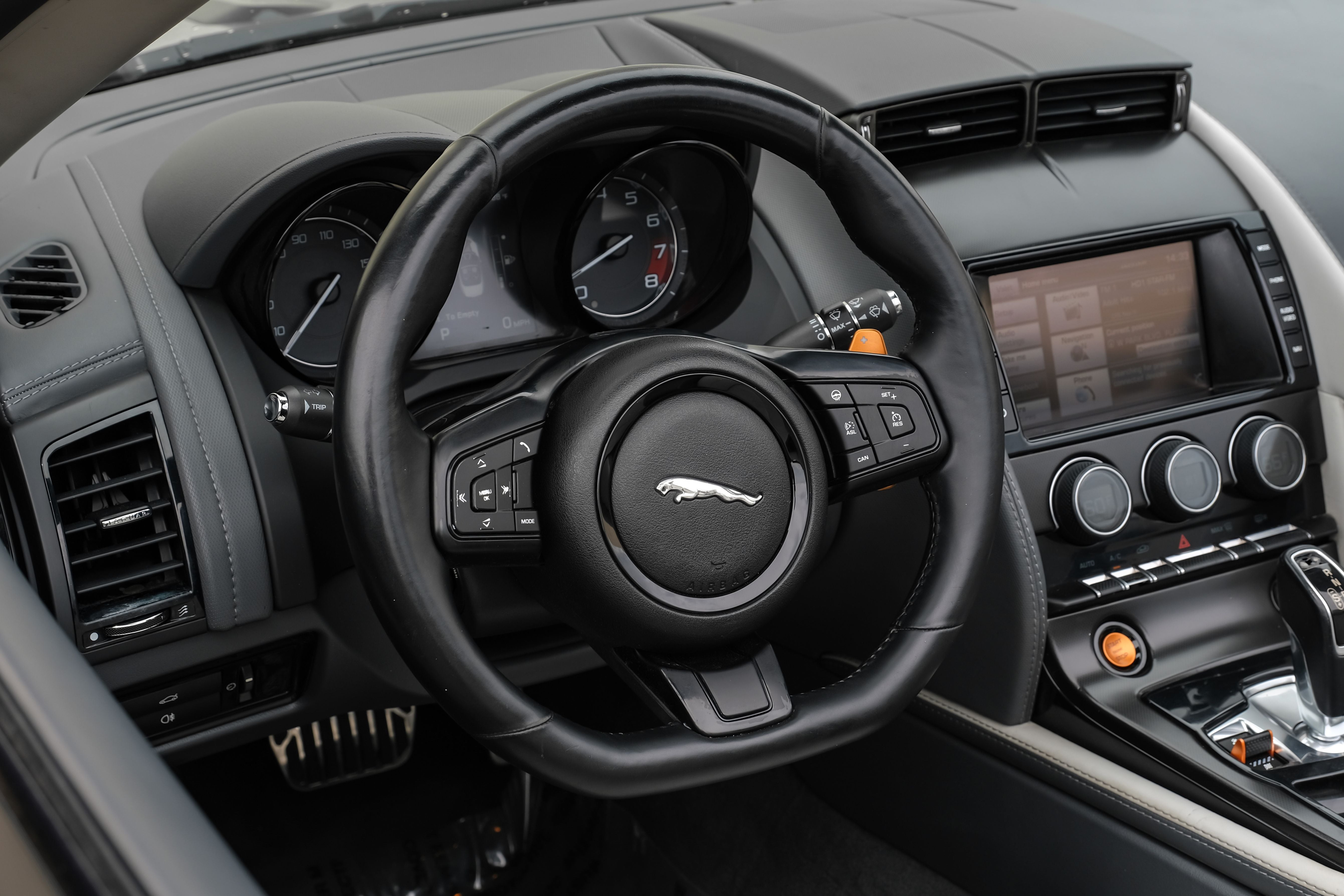 2014 Jaguar F-TYPE V8 S