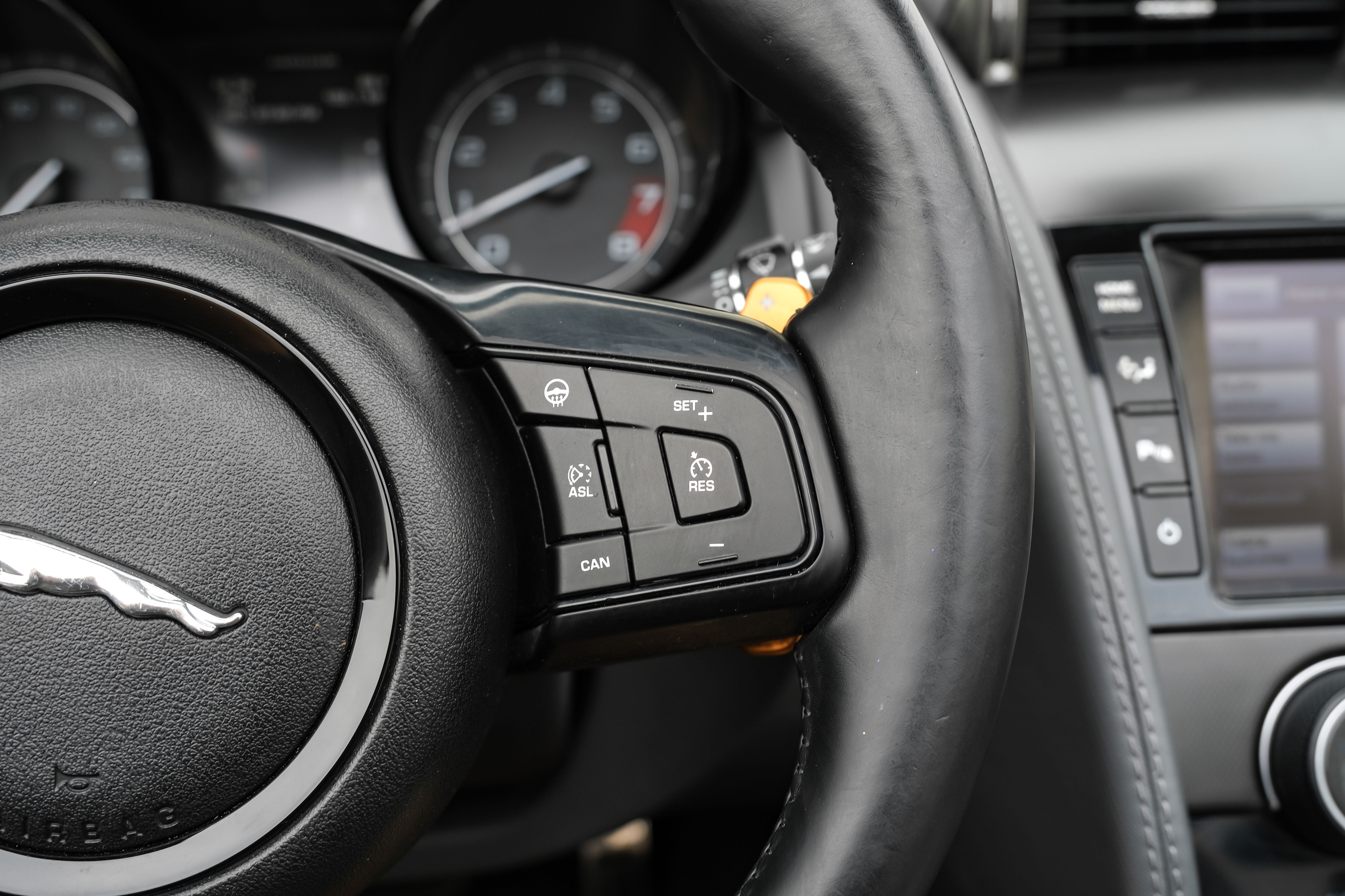 2014 Jaguar F-TYPE V8 S