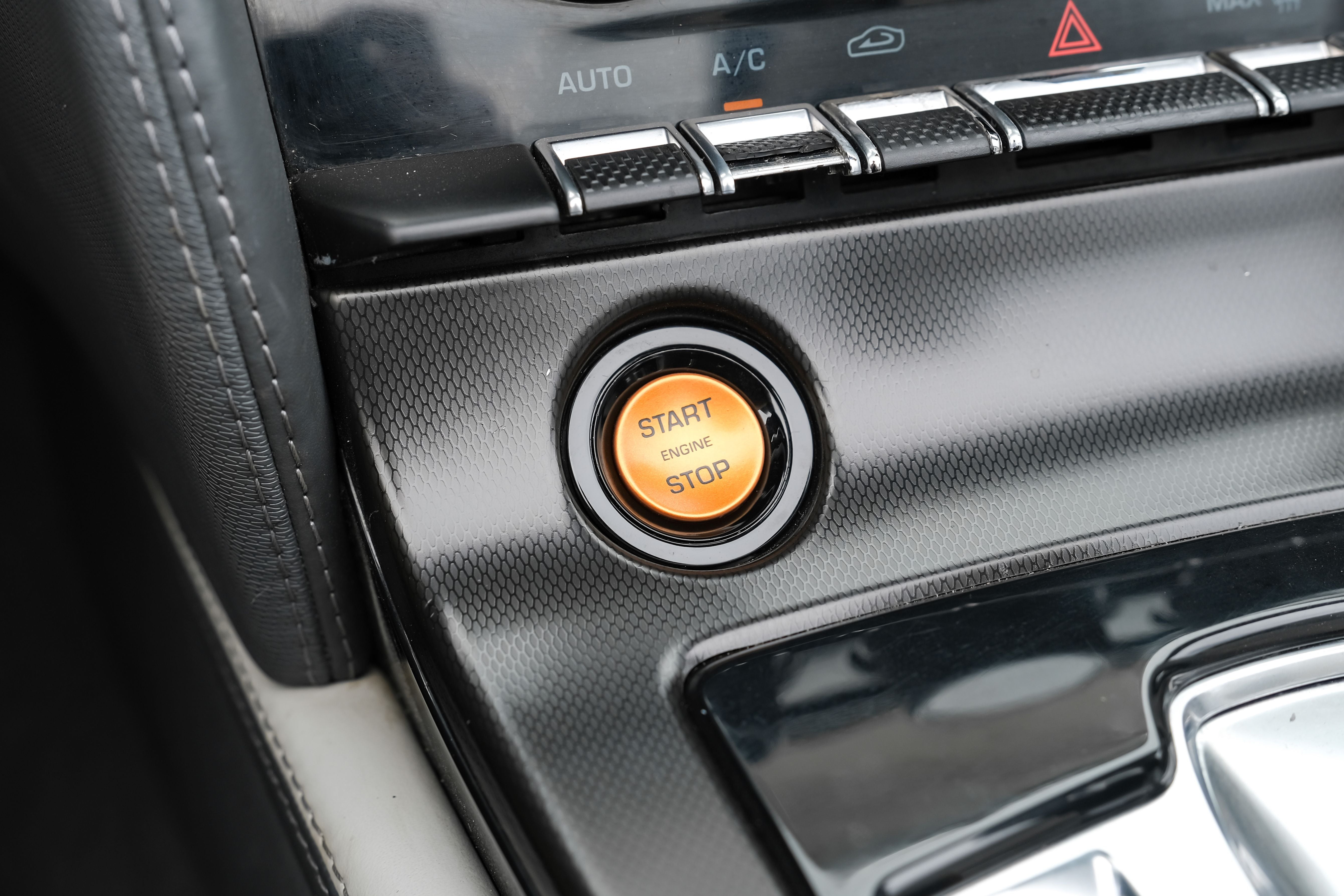 2014 Jaguar F-TYPE V8 S