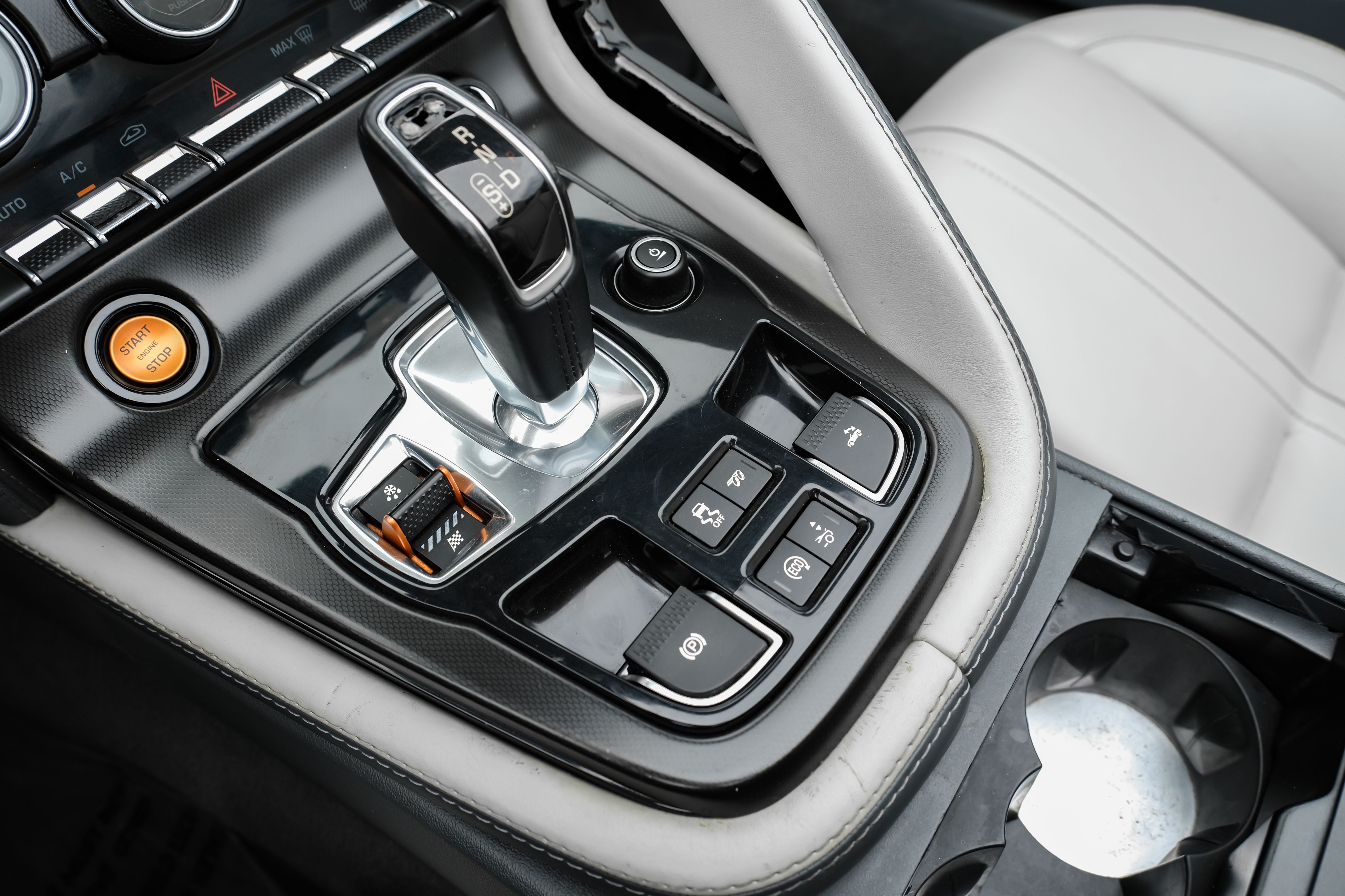 2014 Jaguar F-TYPE V8 S