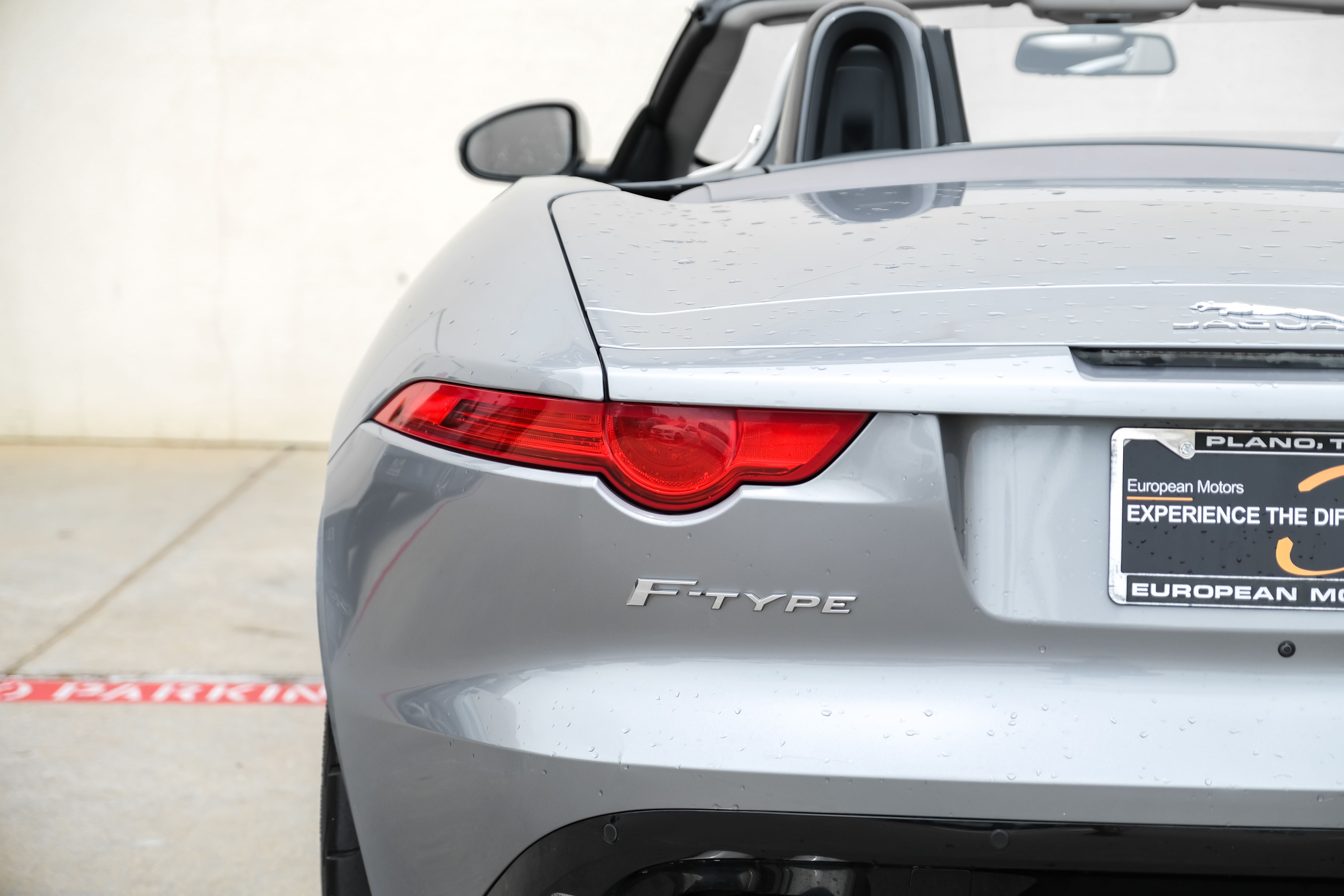 2014 Jaguar F-TYPE V8 S