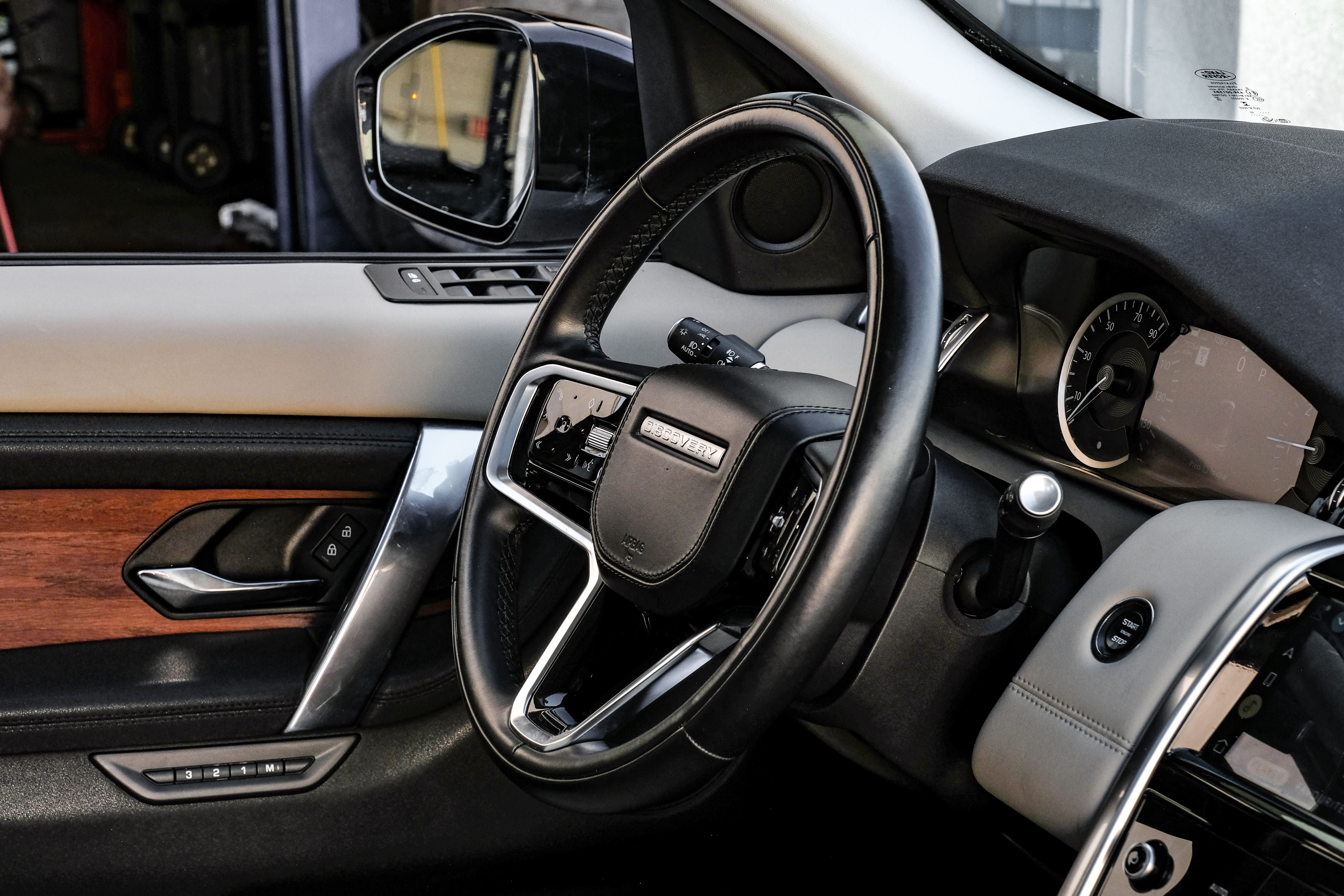 2023 Land Rover Discovery Sport SE
