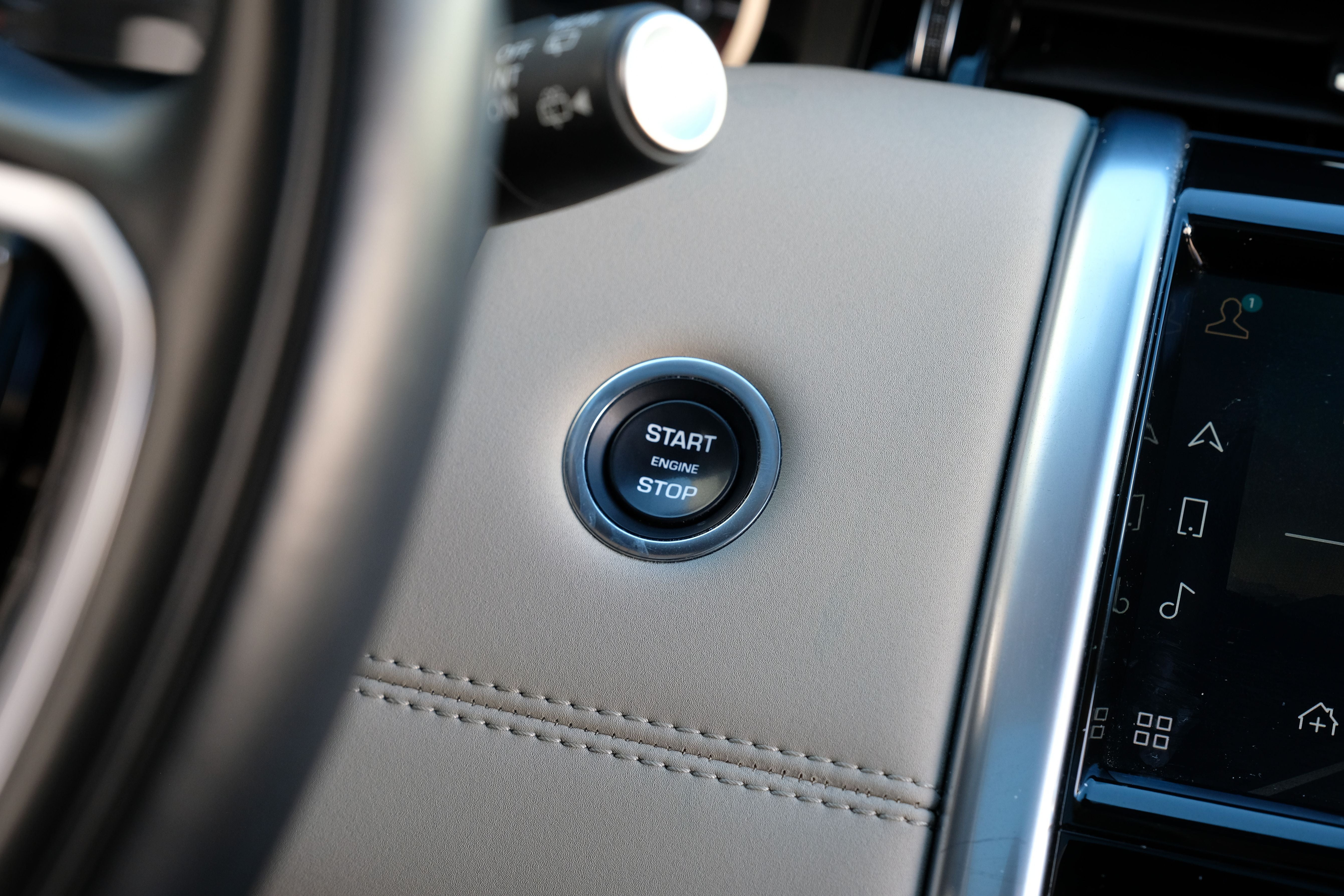 2023 Land Rover Discovery Sport SE