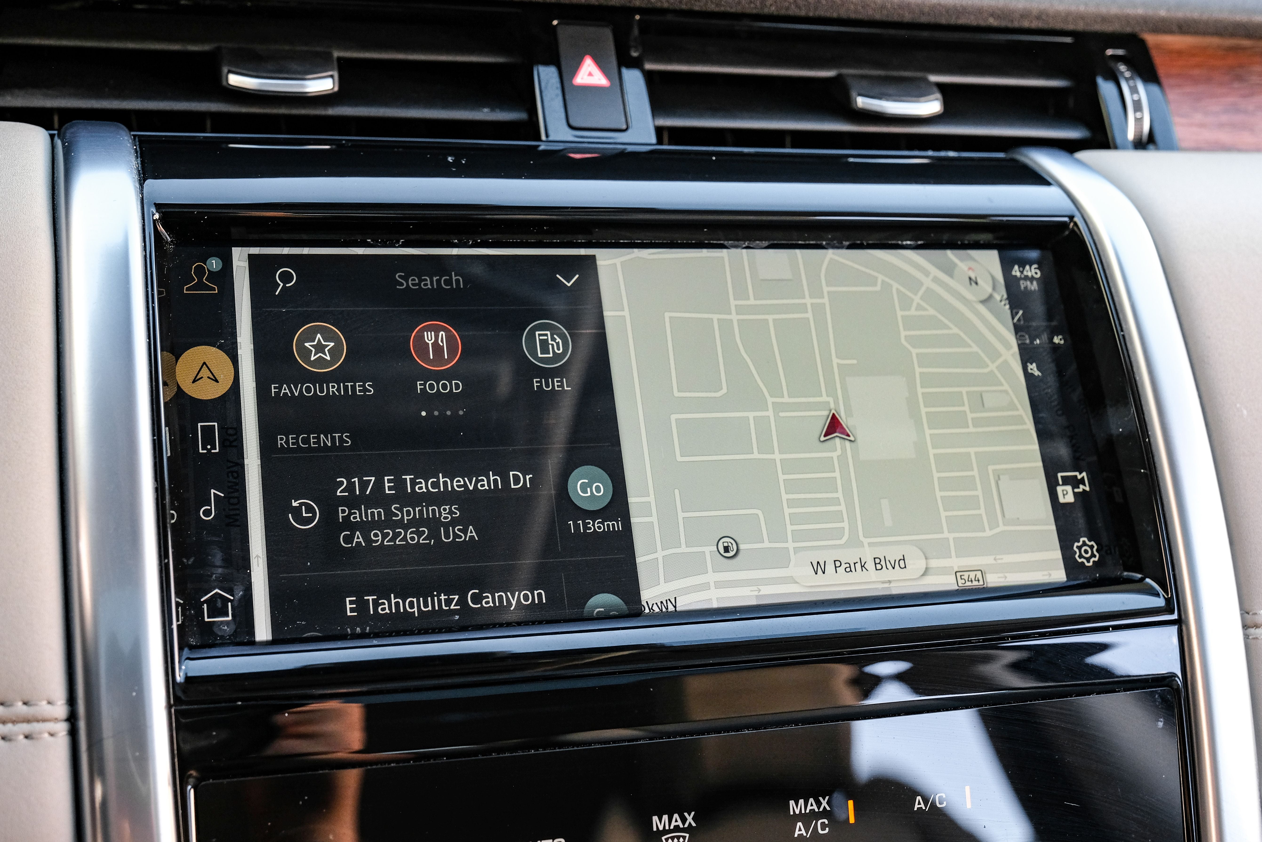2023 Land Rover Discovery Sport SE