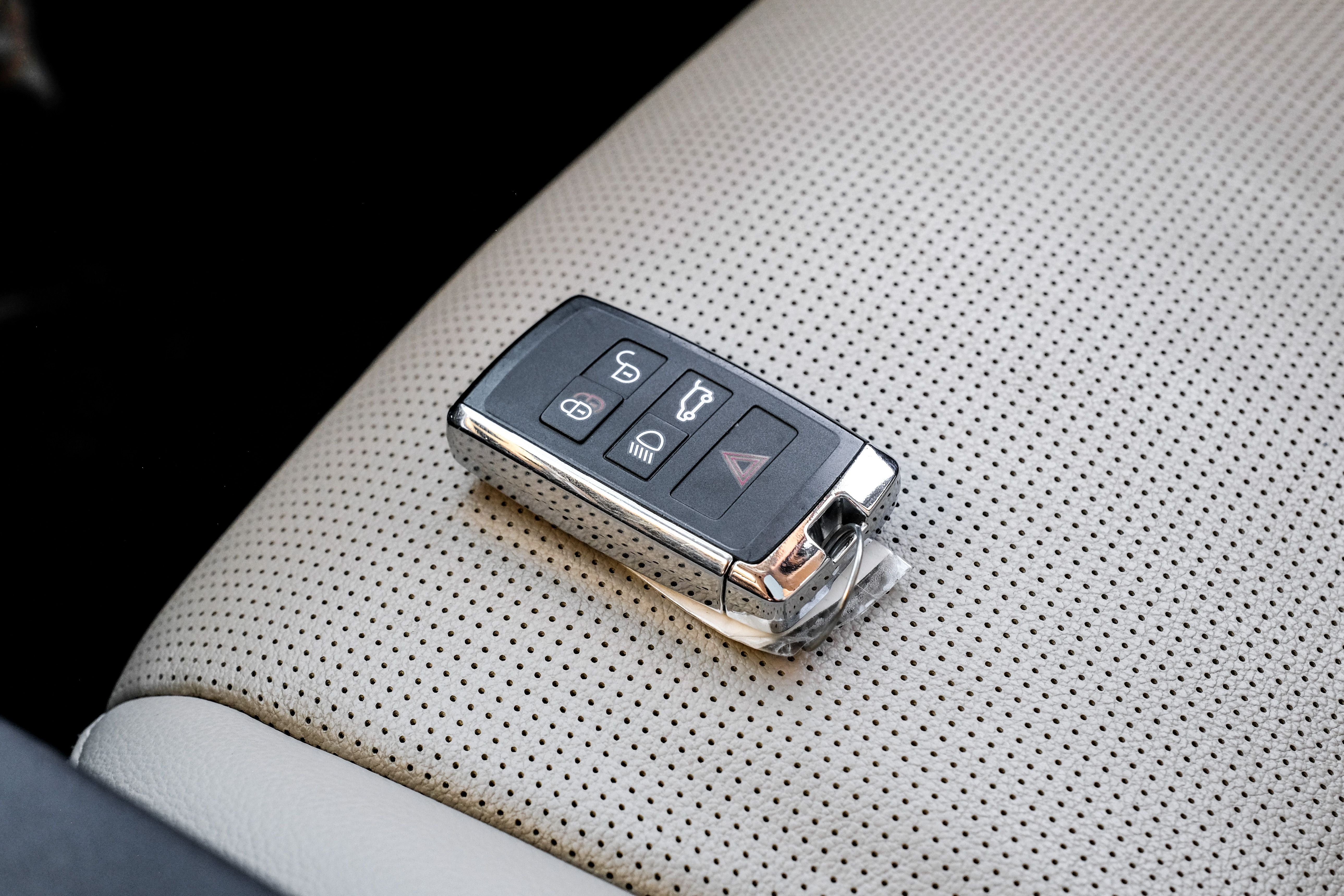 2023 Land Rover Discovery Sport SE