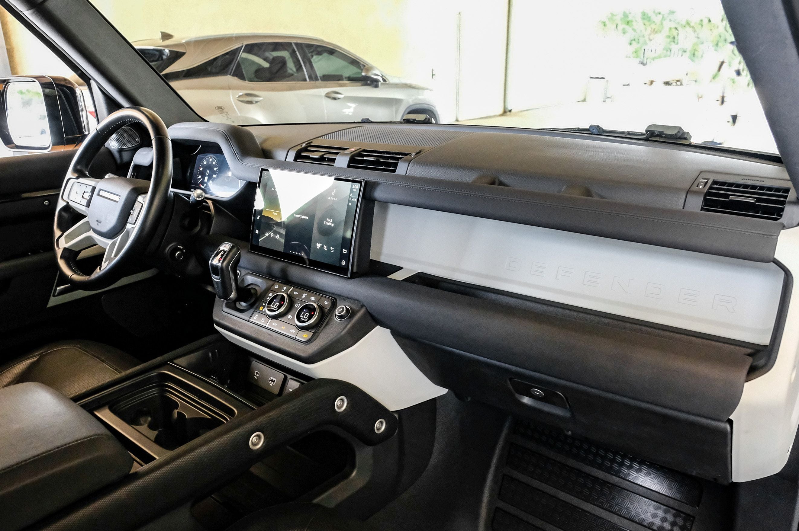 2022 Land Rover Defender 110 X-Dynamic SE