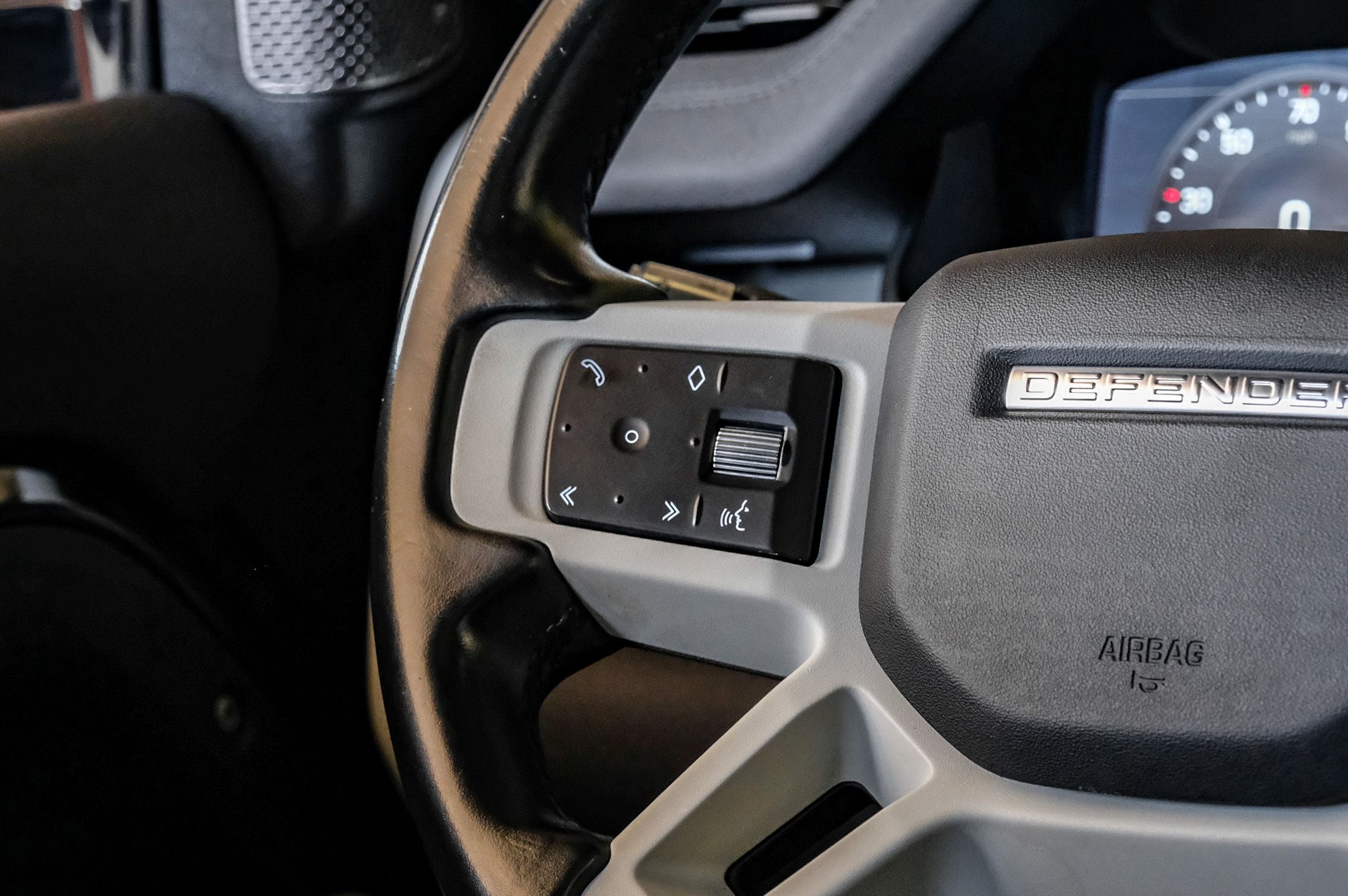 2022 Land Rover Defender 110 X-Dynamic SE