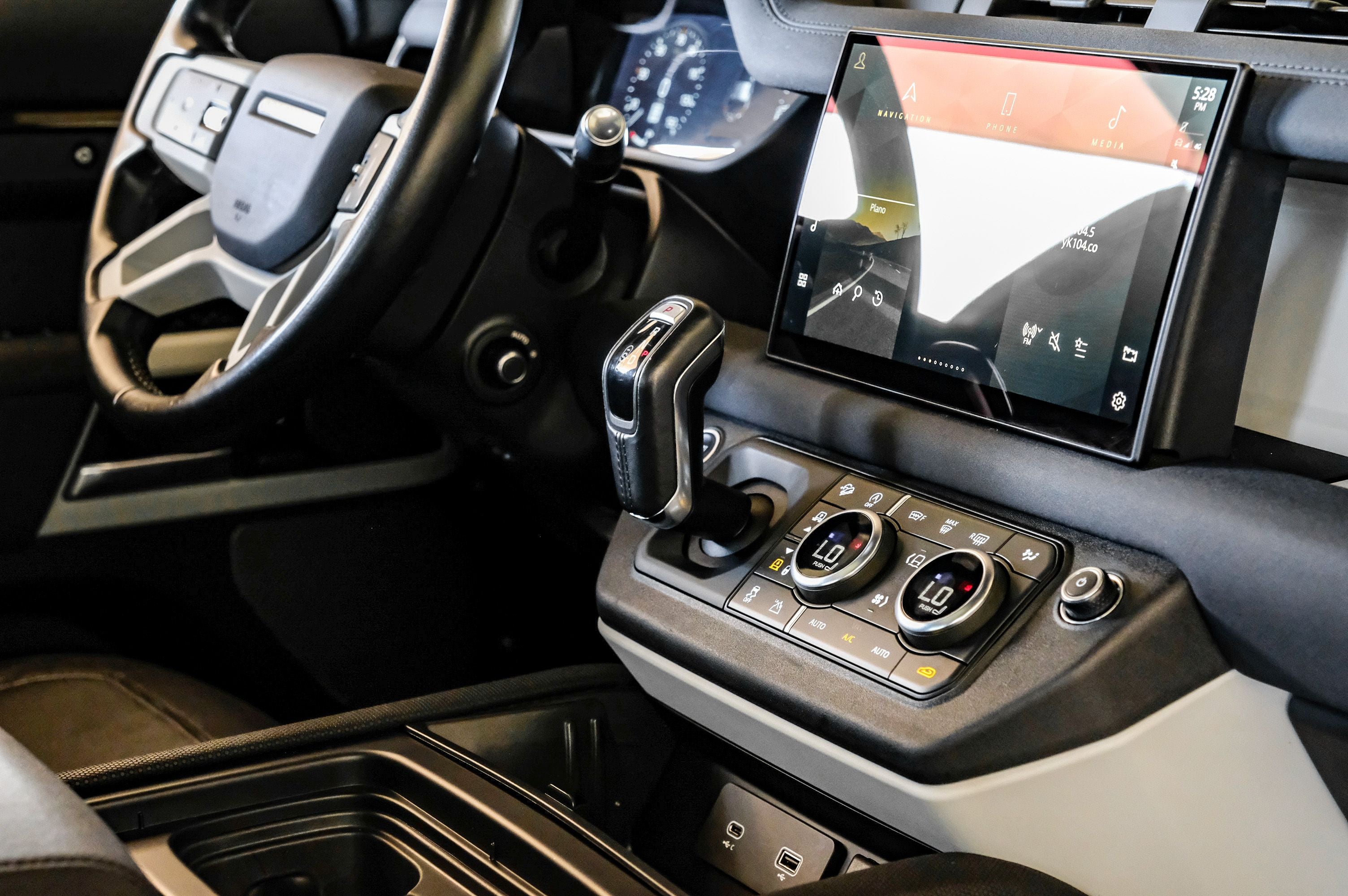 2022 Land Rover Defender 110 X-Dynamic SE