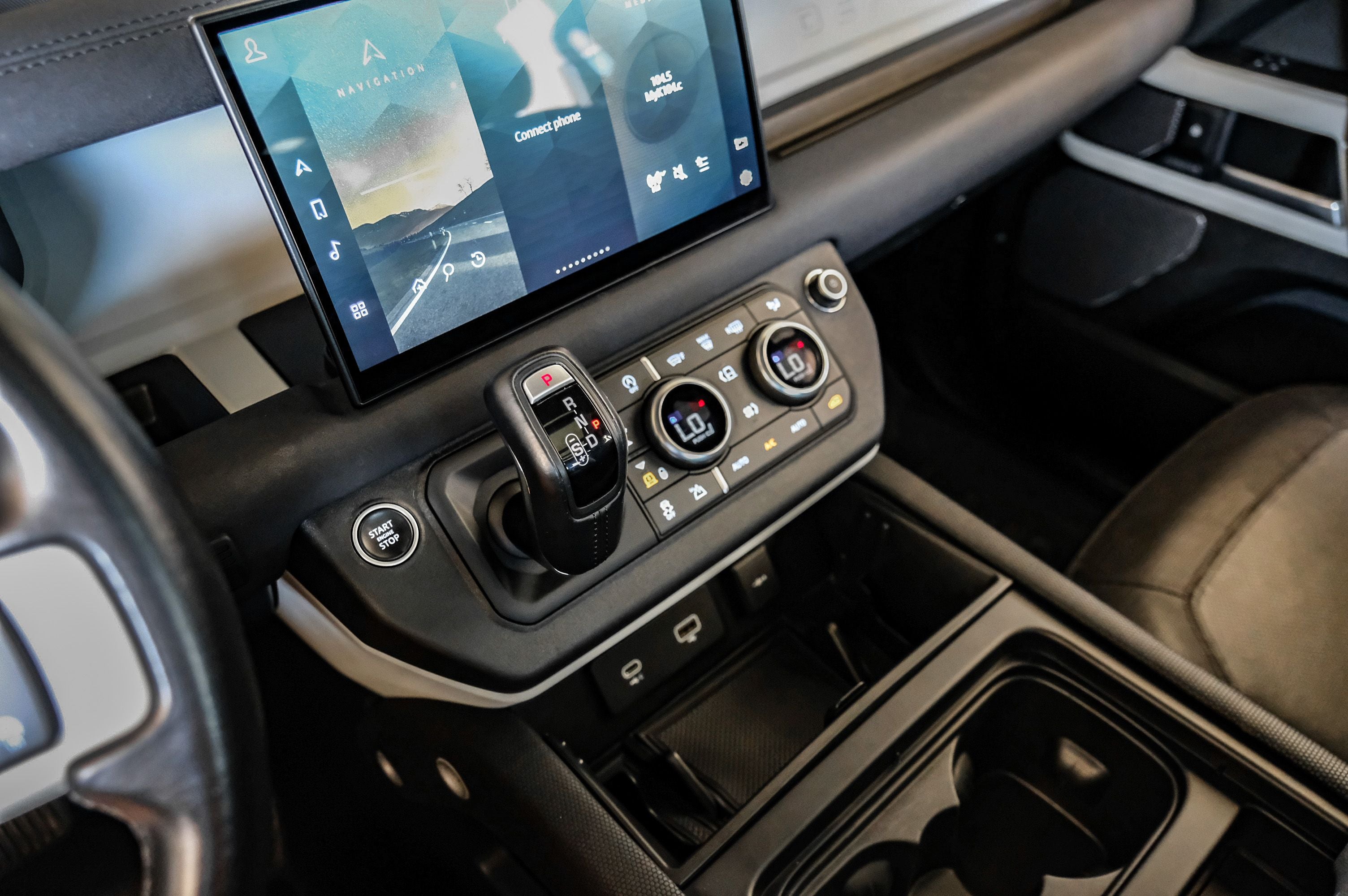 2022 Land Rover Defender 110 X-Dynamic SE