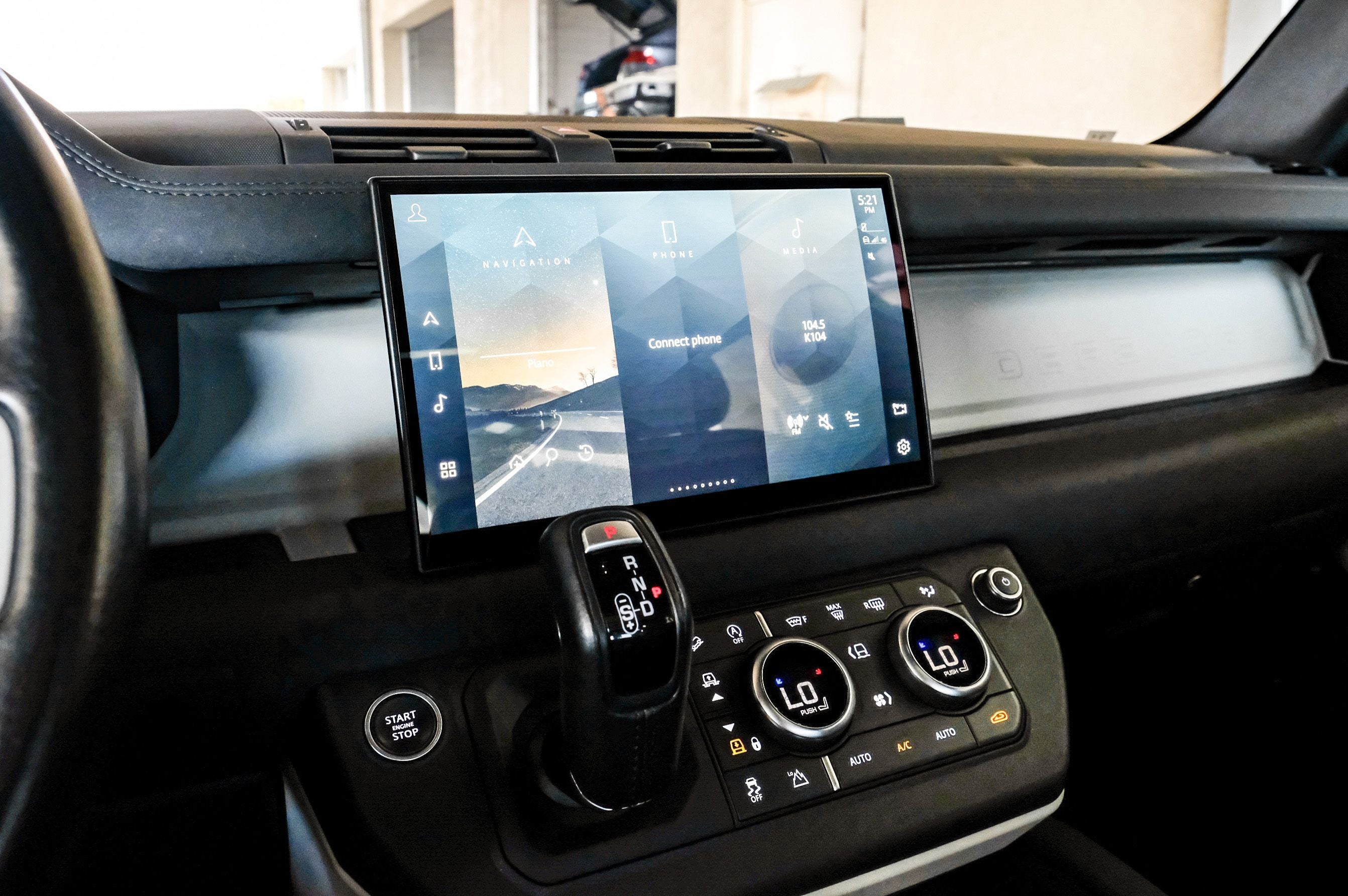 2022 Land Rover Defender 110 X-Dynamic SE