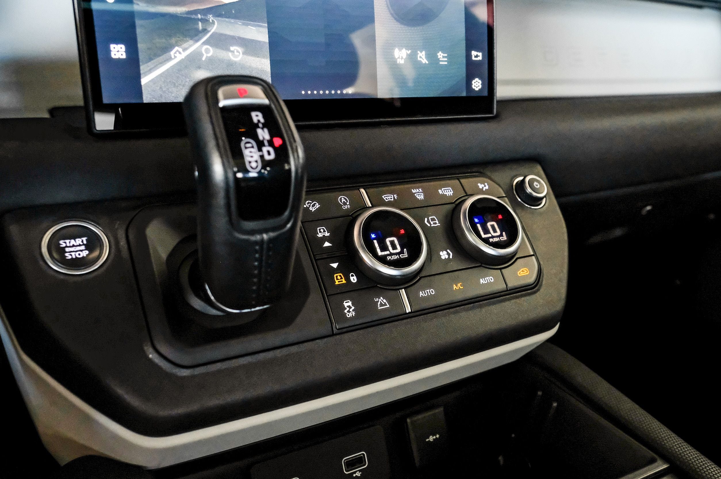 2022 Land Rover Defender 110 X-Dynamic SE