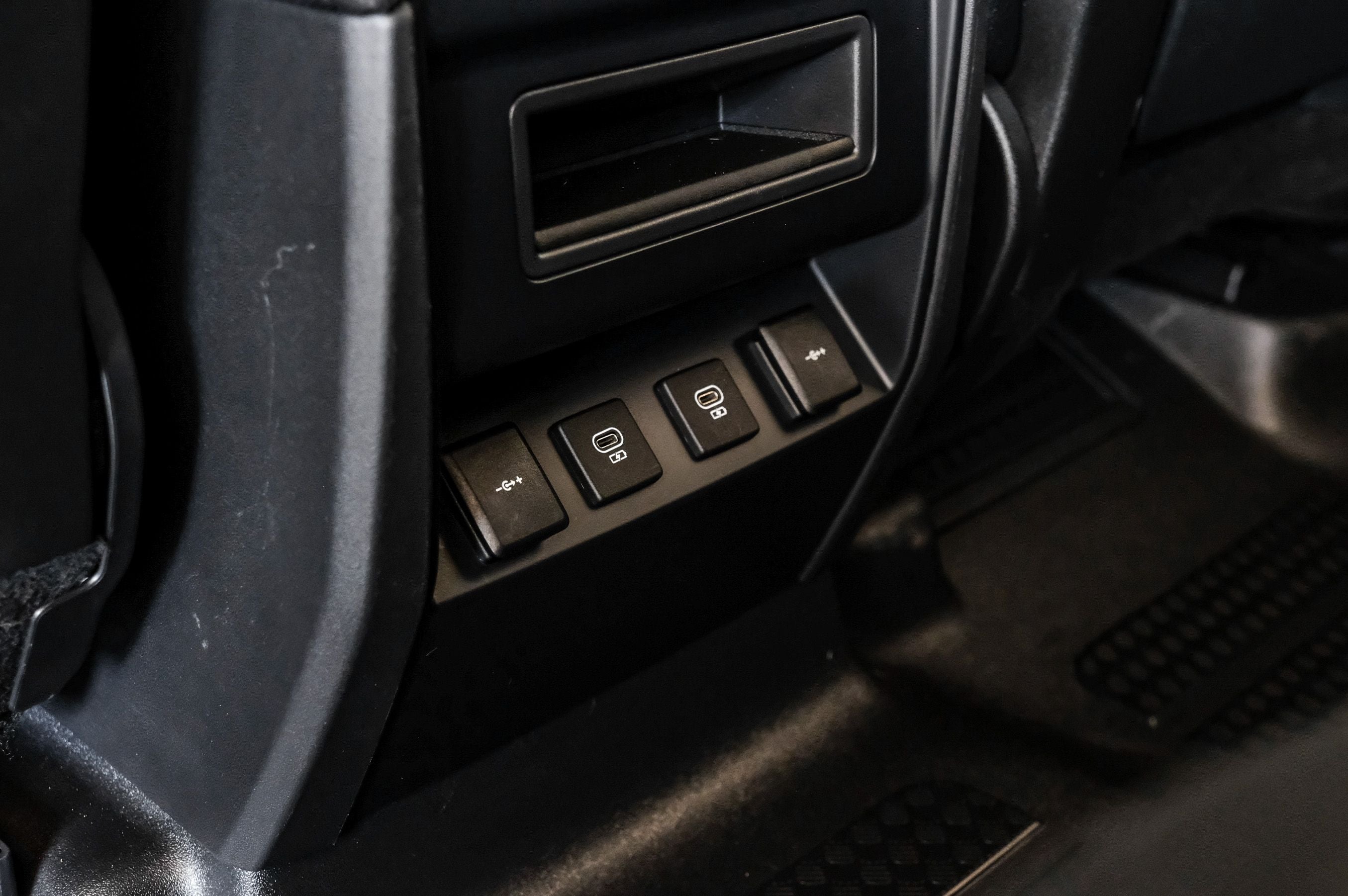 2022 Land Rover Defender 110 X-Dynamic SE