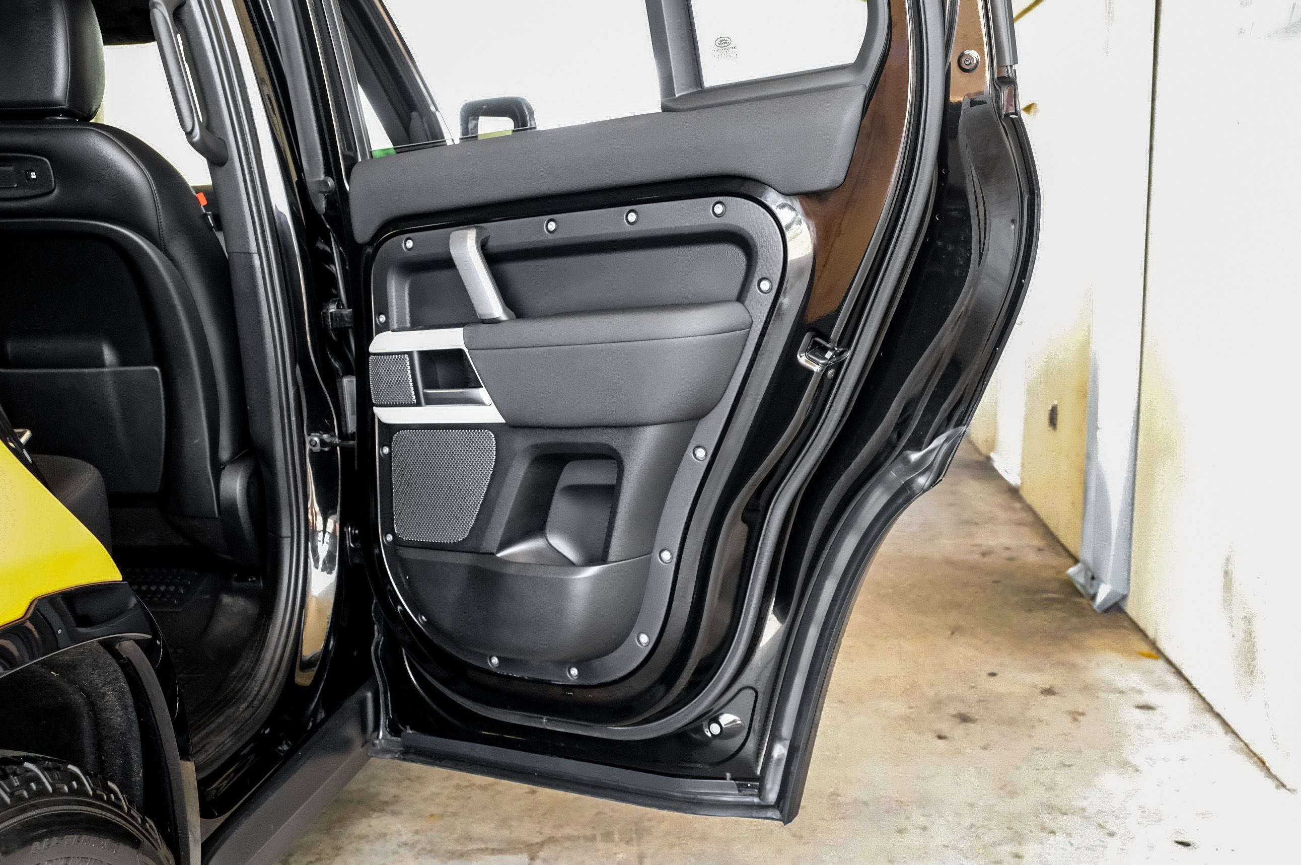 2022 Land Rover Defender 110 X-Dynamic SE