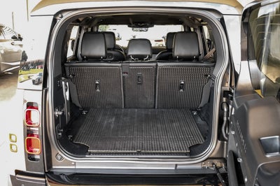 2022 Land Rover Defender 110 X-Dynamic SE