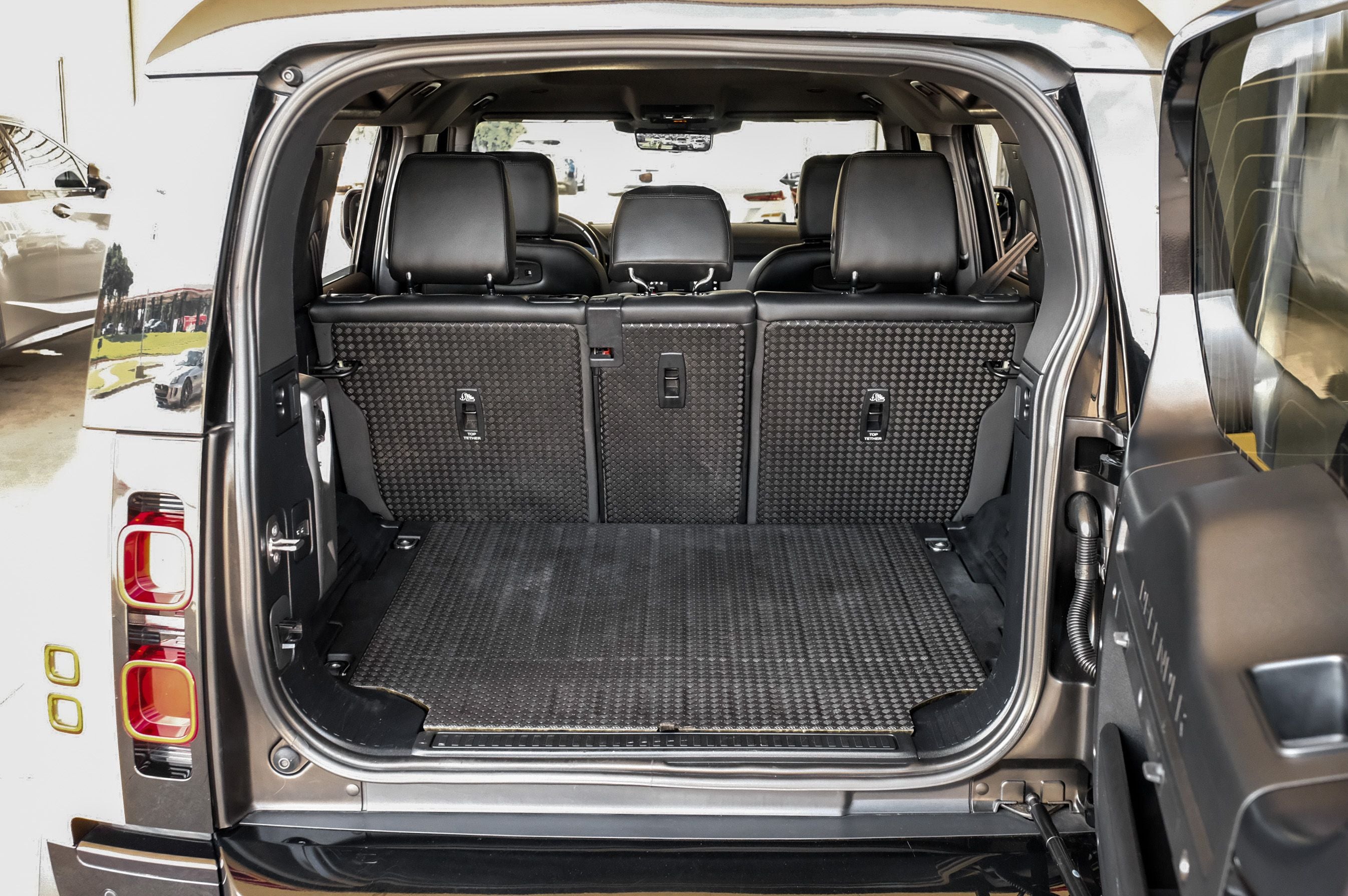 2022 Land Rover Defender 110 X-Dynamic SE