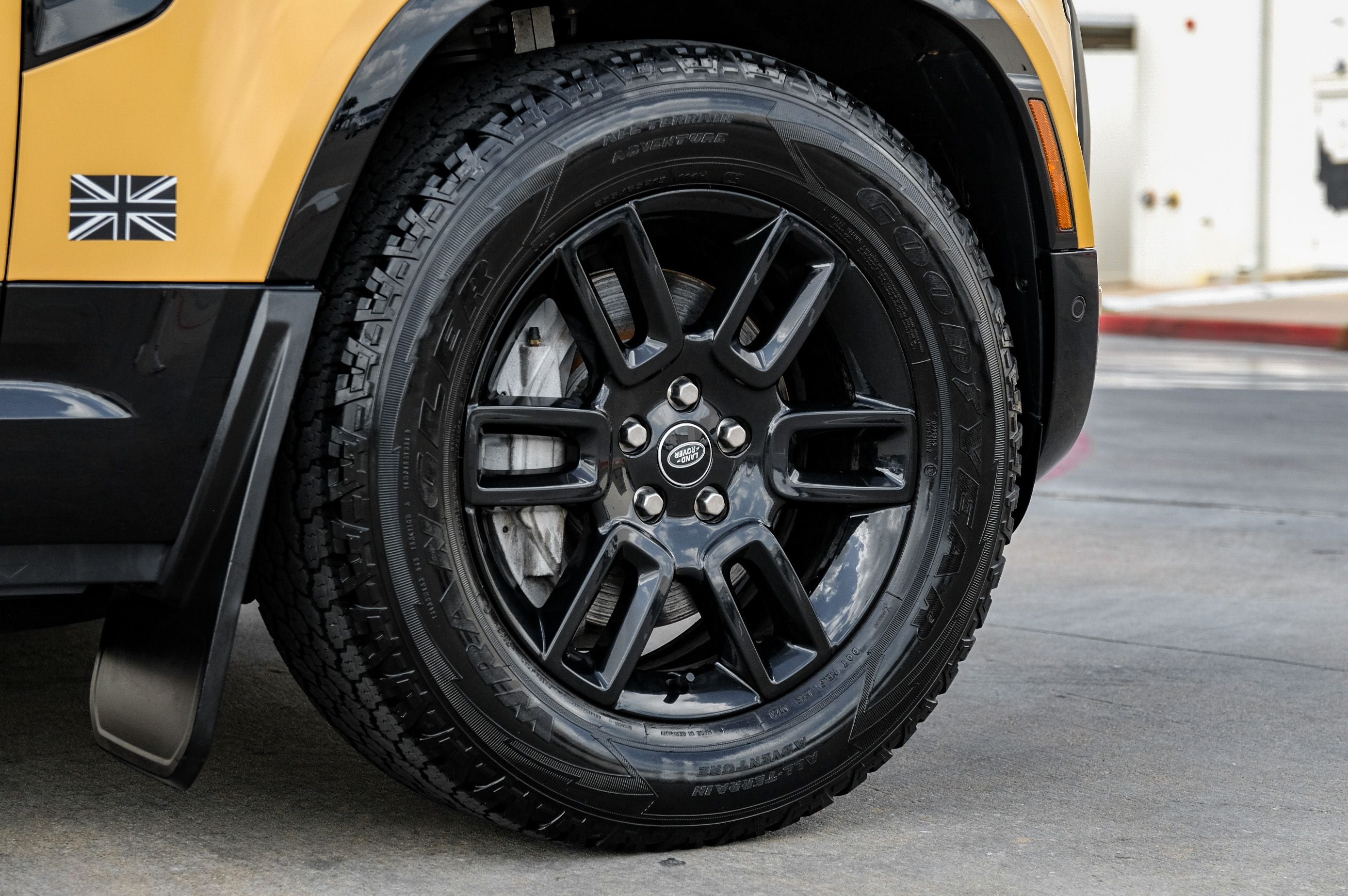 2022 Land Rover Defender 110 X-Dynamic SE
