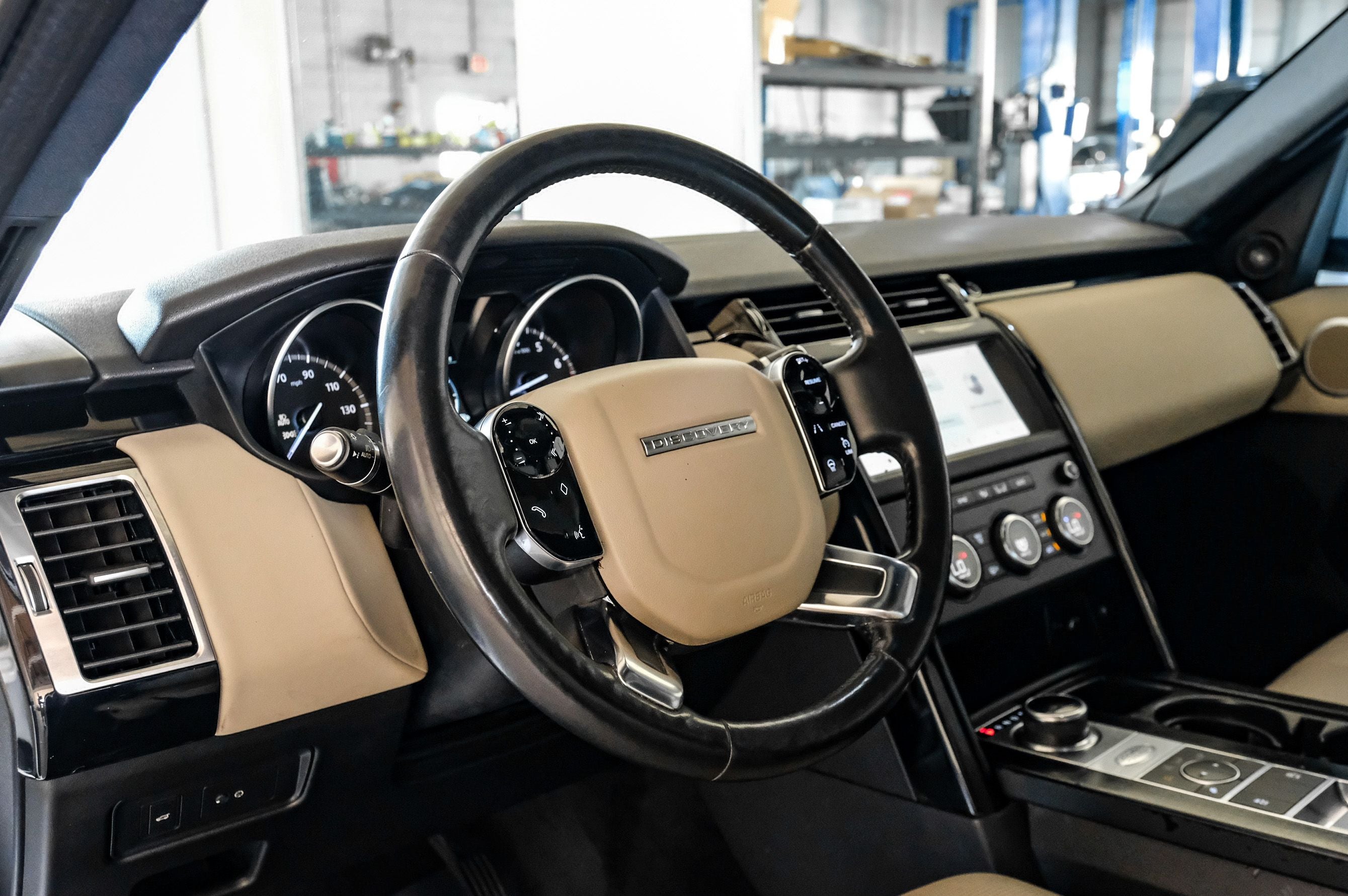 2020 Land Rover Discovery SE