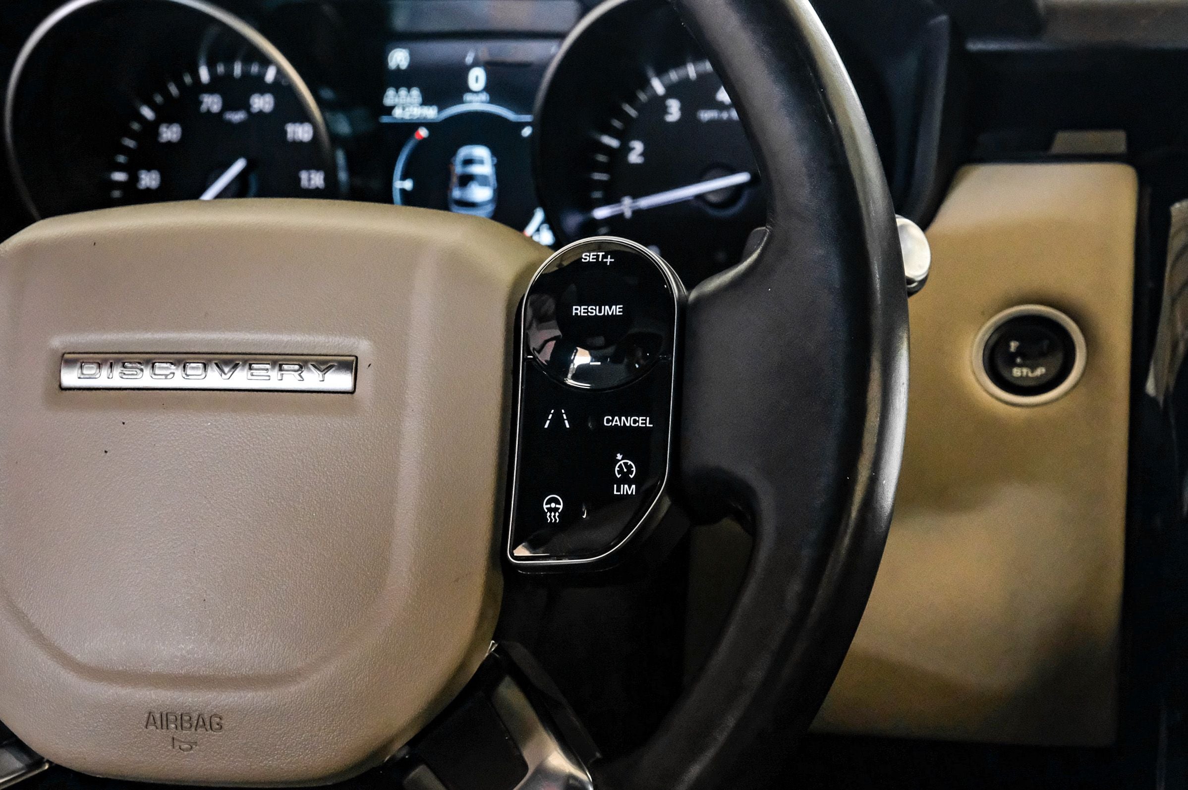 2020 Land Rover Discovery SE