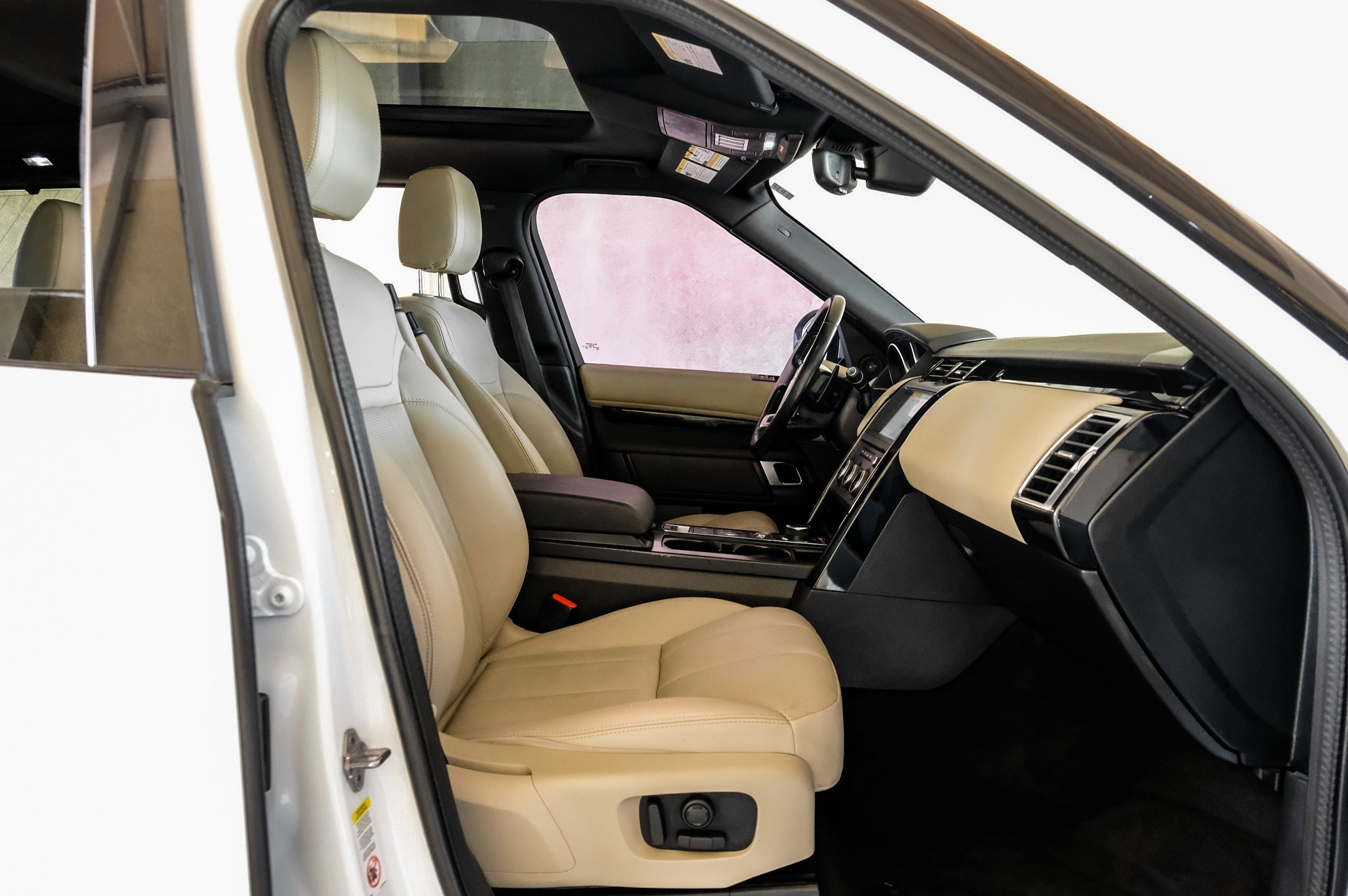2020 Land Rover Discovery SE