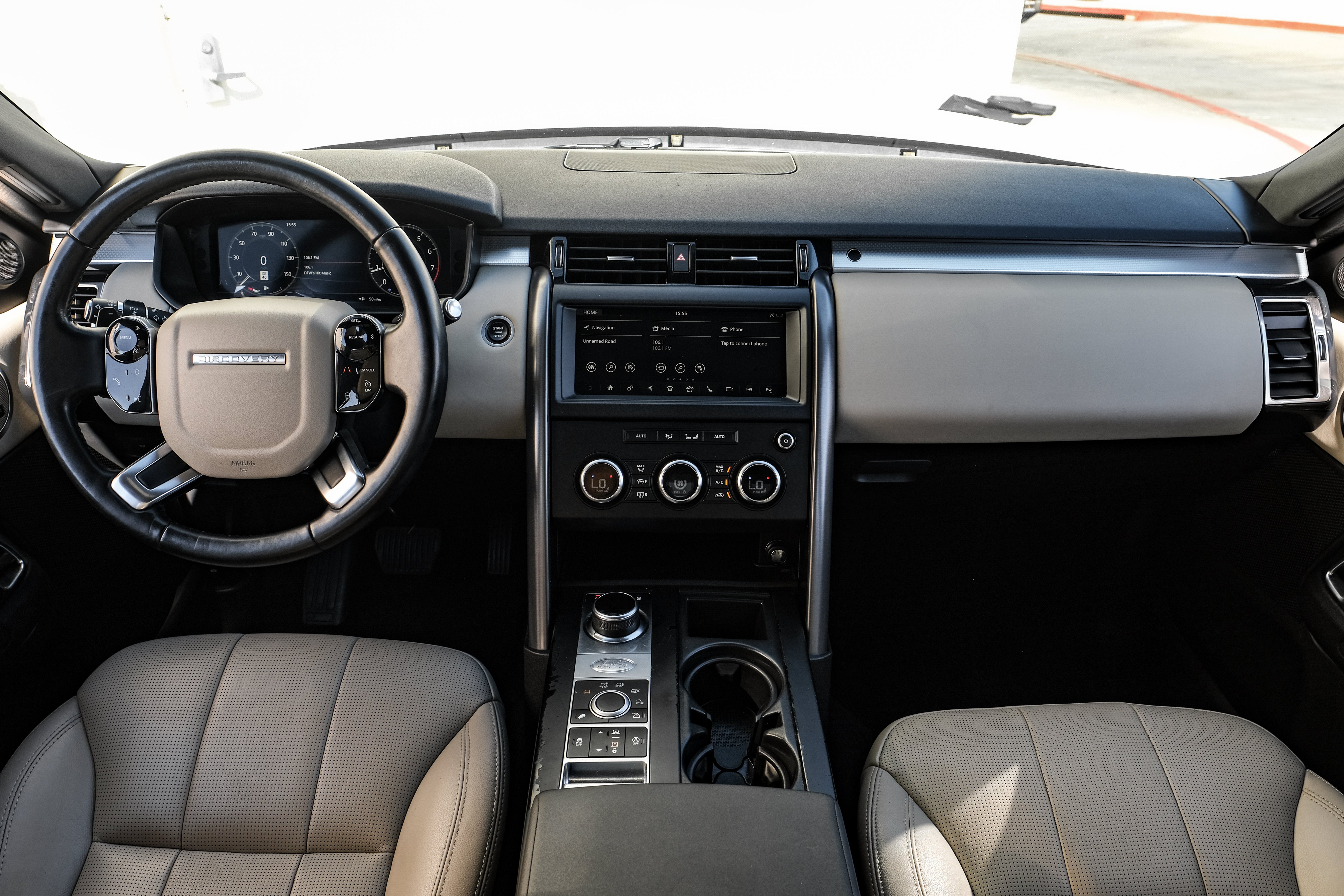 2020 Land Rover Discovery Landmark Edition