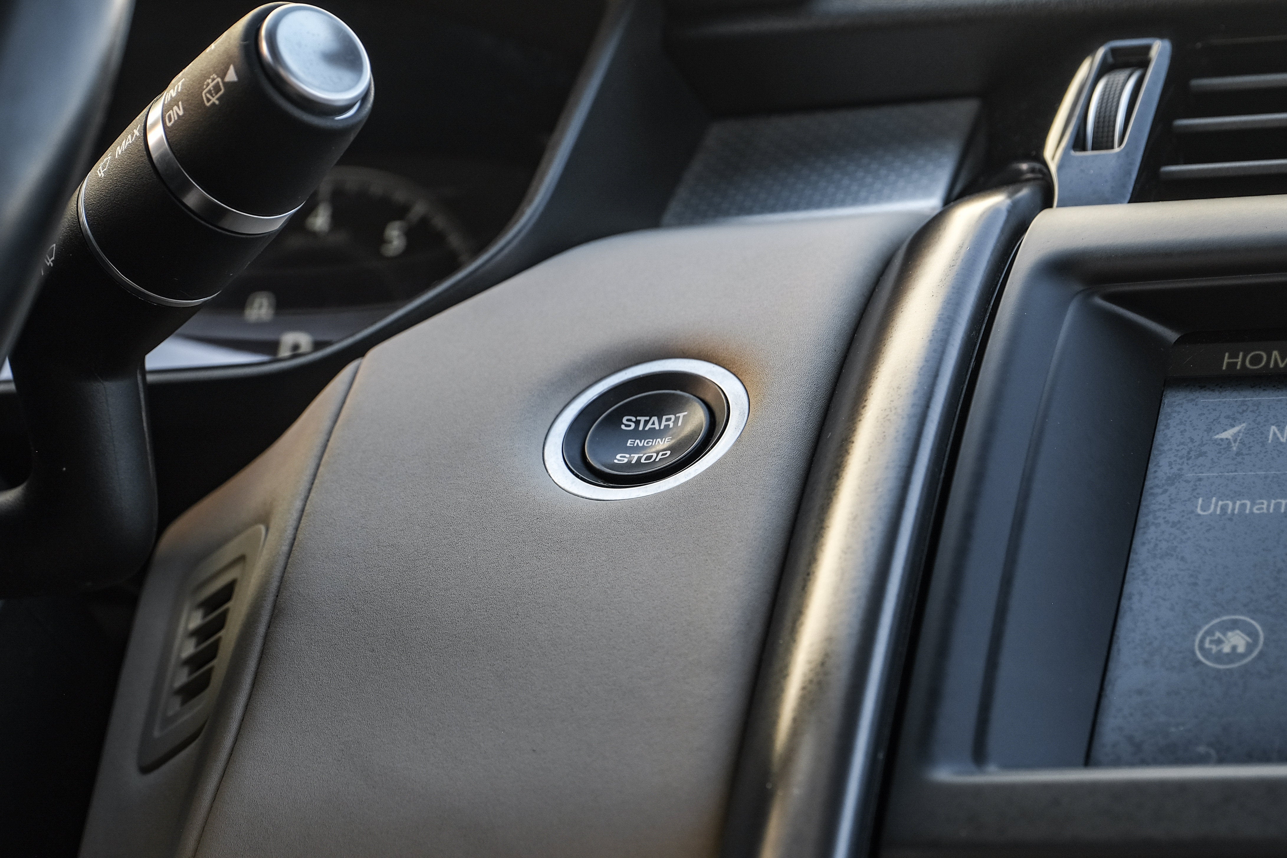 2020 Land Rover Discovery Landmark Edition