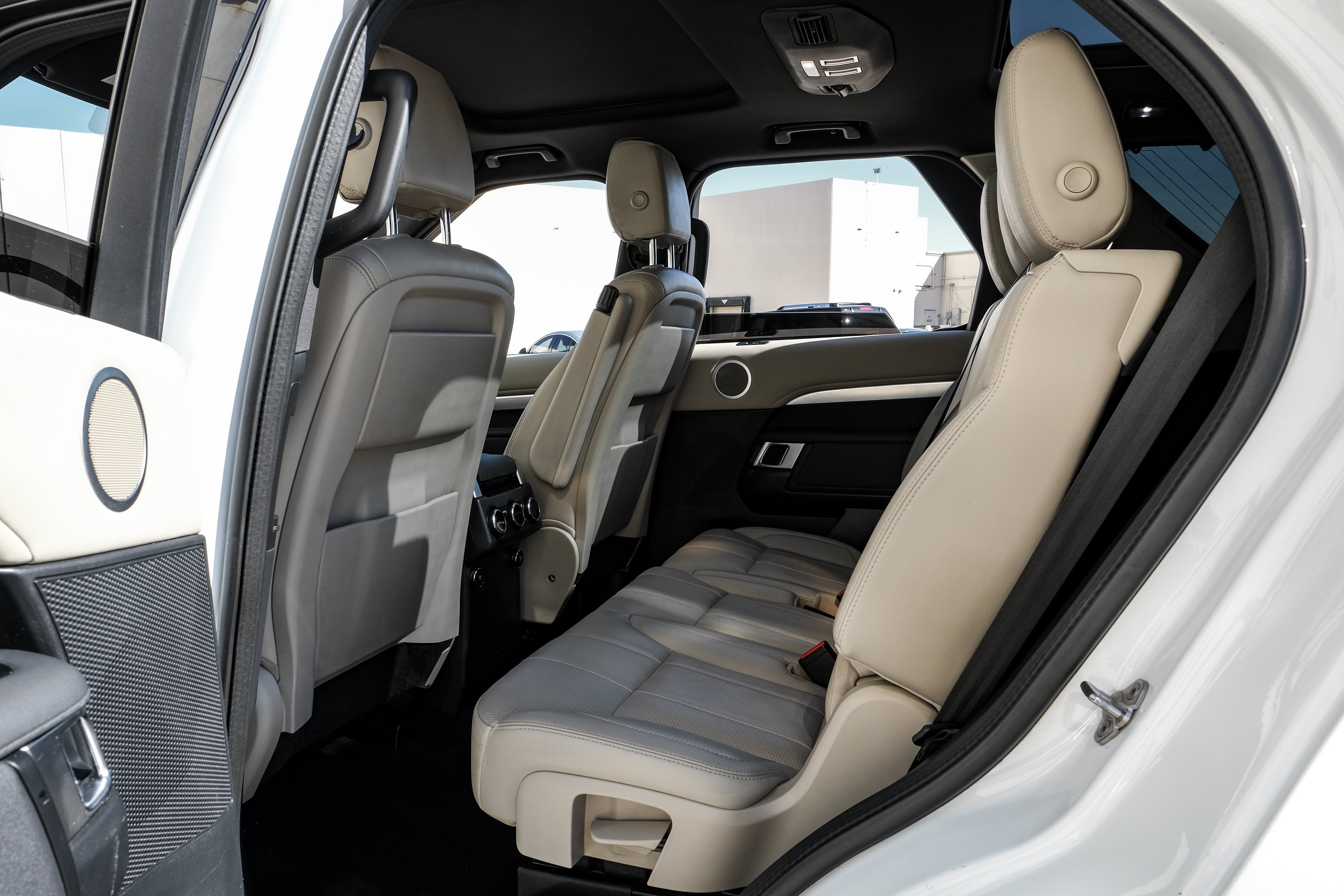 2020 Land Rover Discovery Landmark Edition