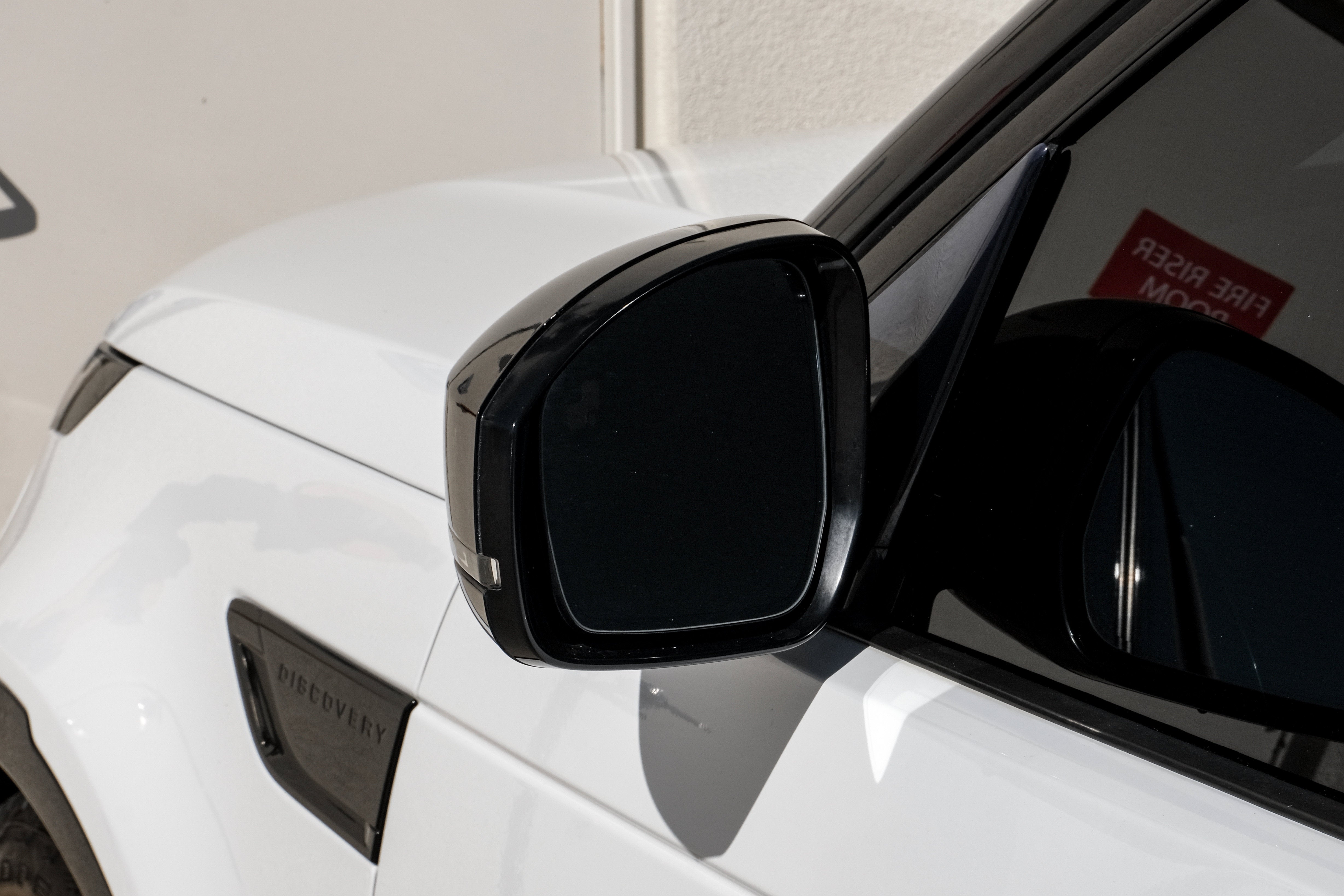 2020 Land Rover Discovery Landmark Edition