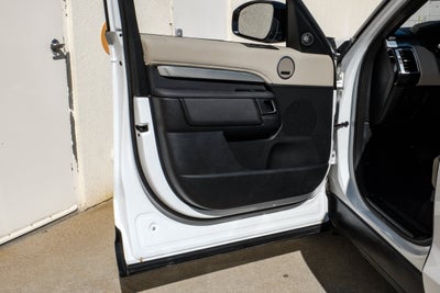 2020 Land Rover Discovery Landmark Edition