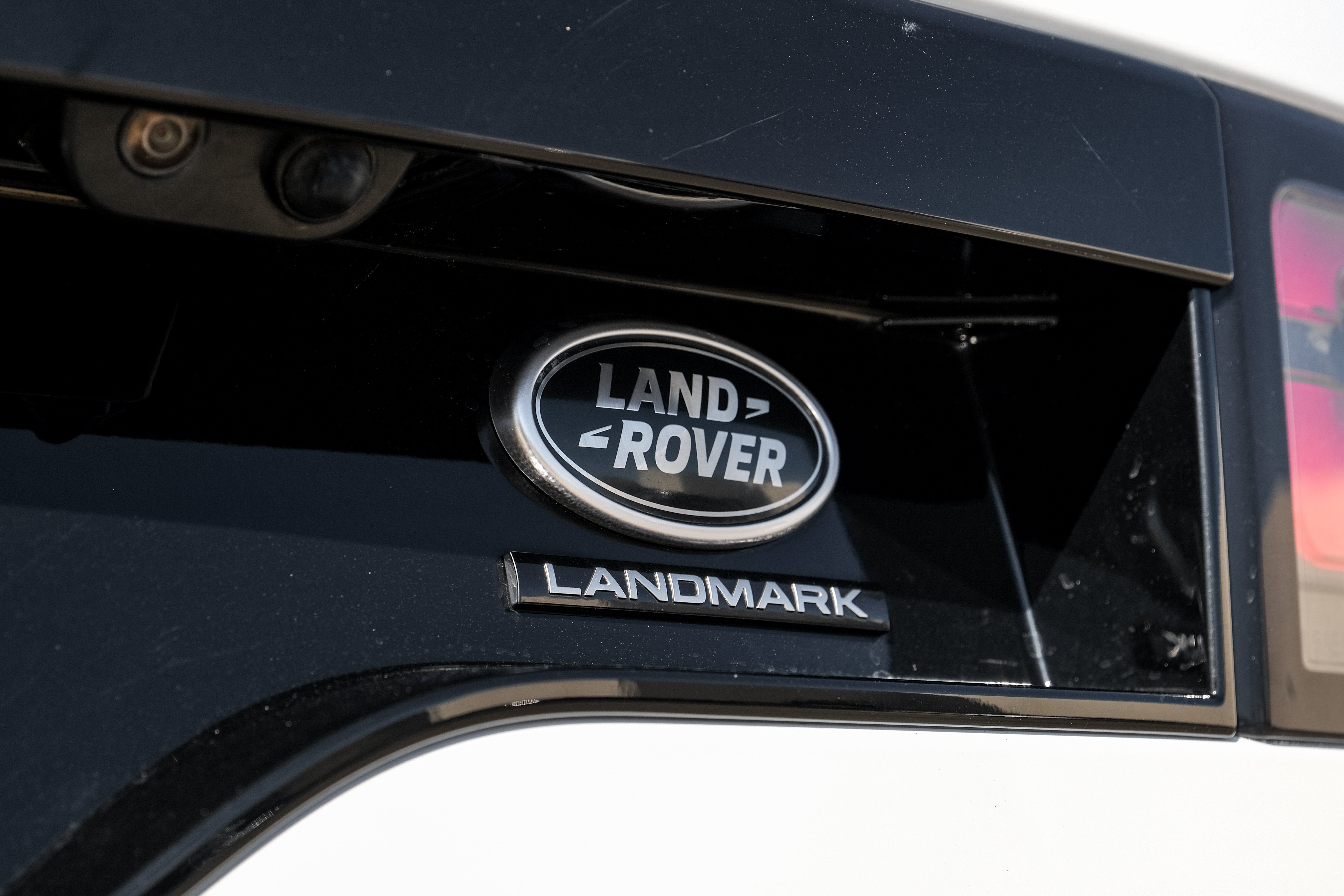2020 Land Rover Discovery Landmark Edition