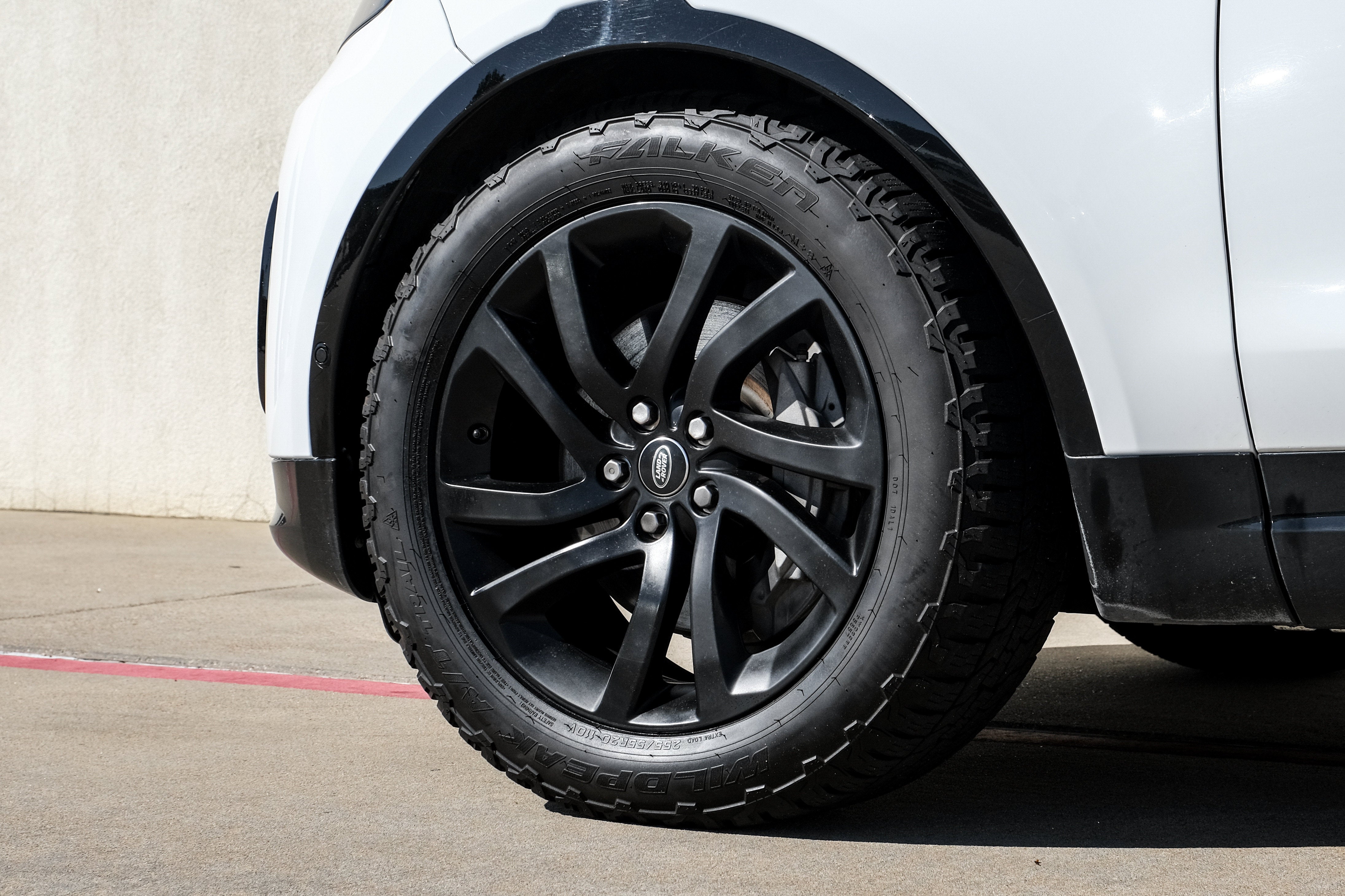 2020 Land Rover Discovery Landmark Edition