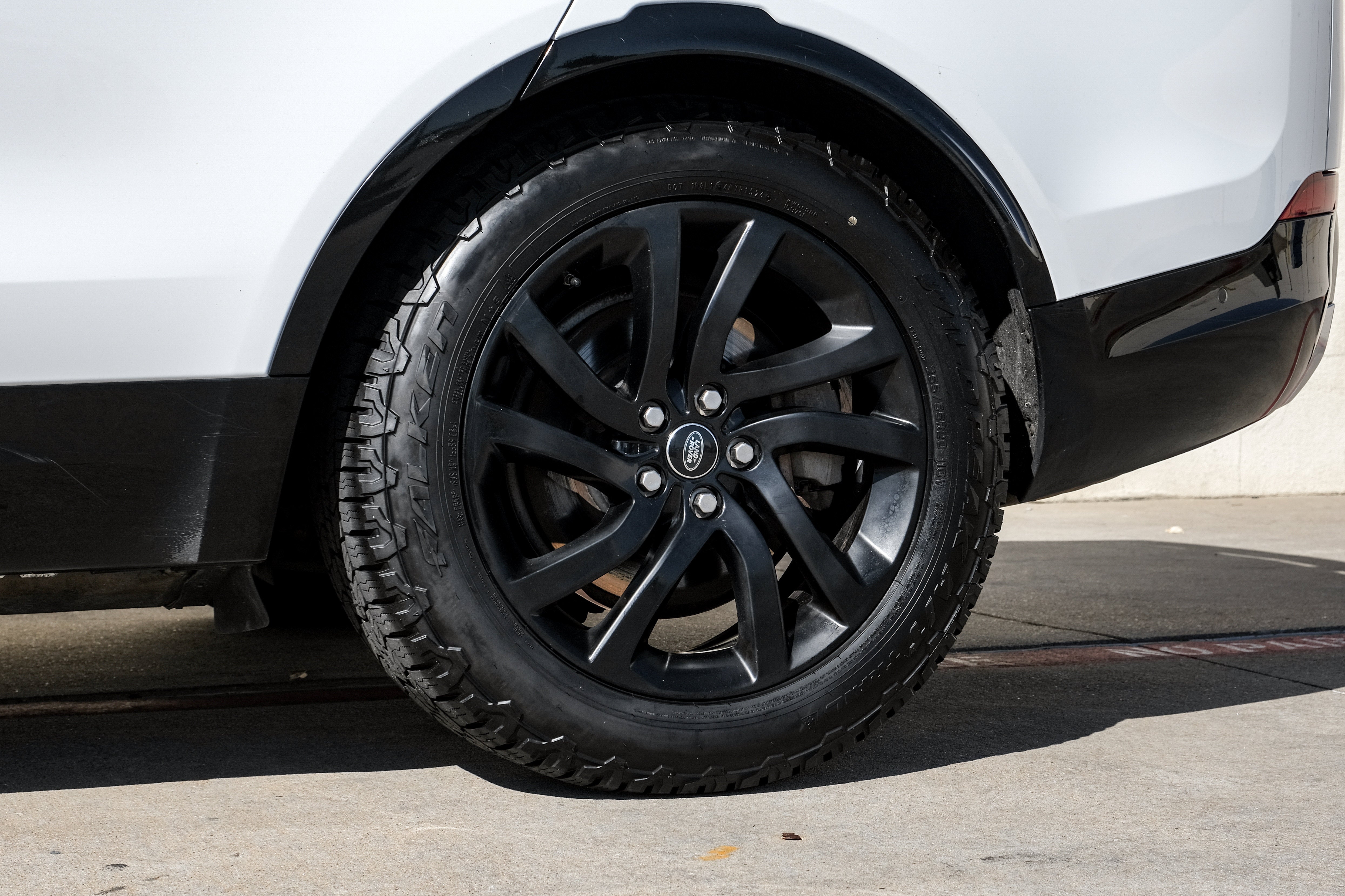 2020 Land Rover Discovery Landmark Edition