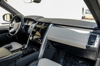 2023 Land Rover Discovery Metropolitan Edition