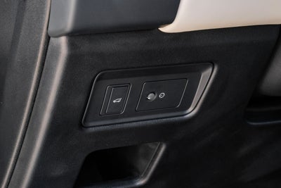 2023 Land Rover Discovery Metropolitan Edition