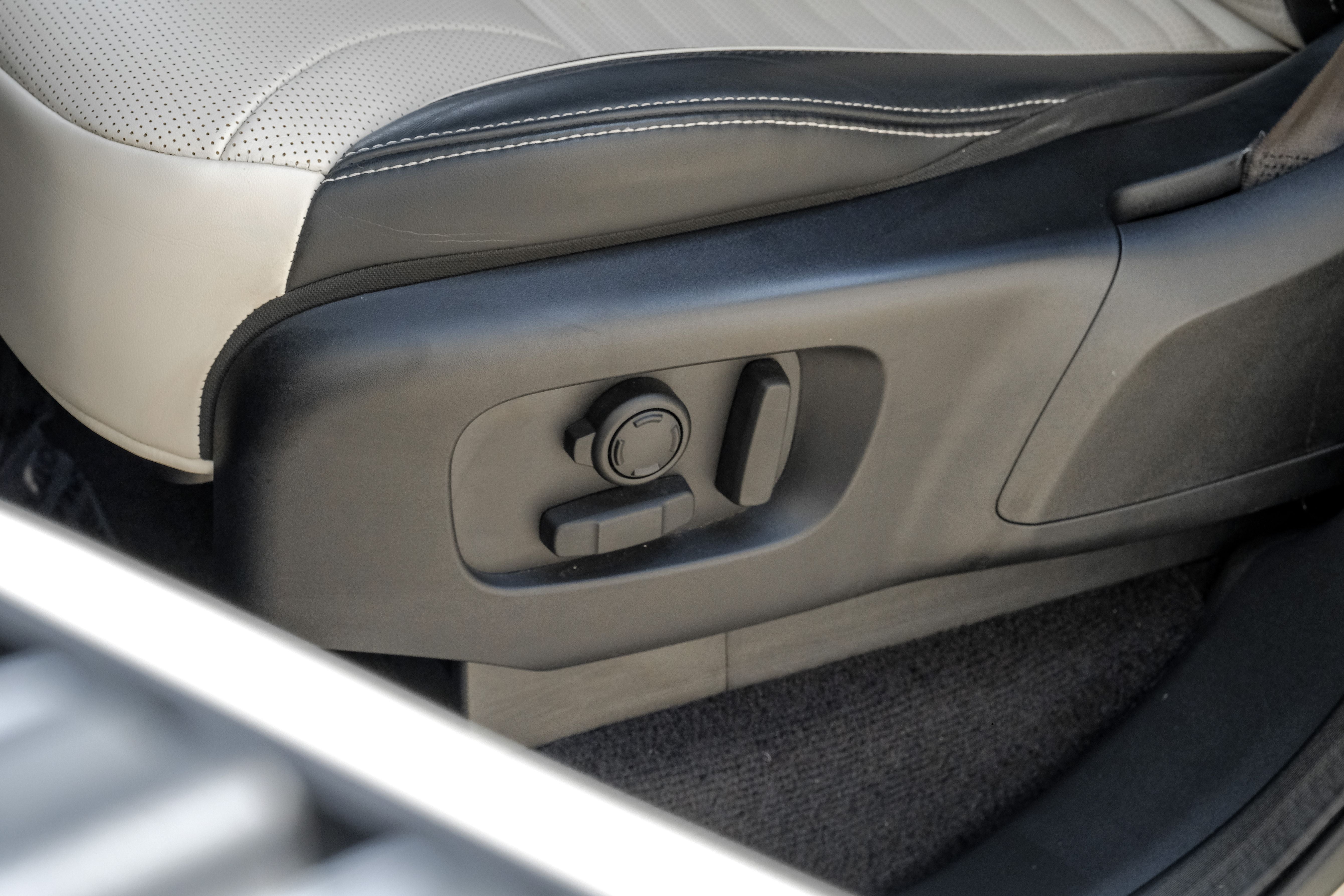 2023 Land Rover Discovery Metropolitan Edition