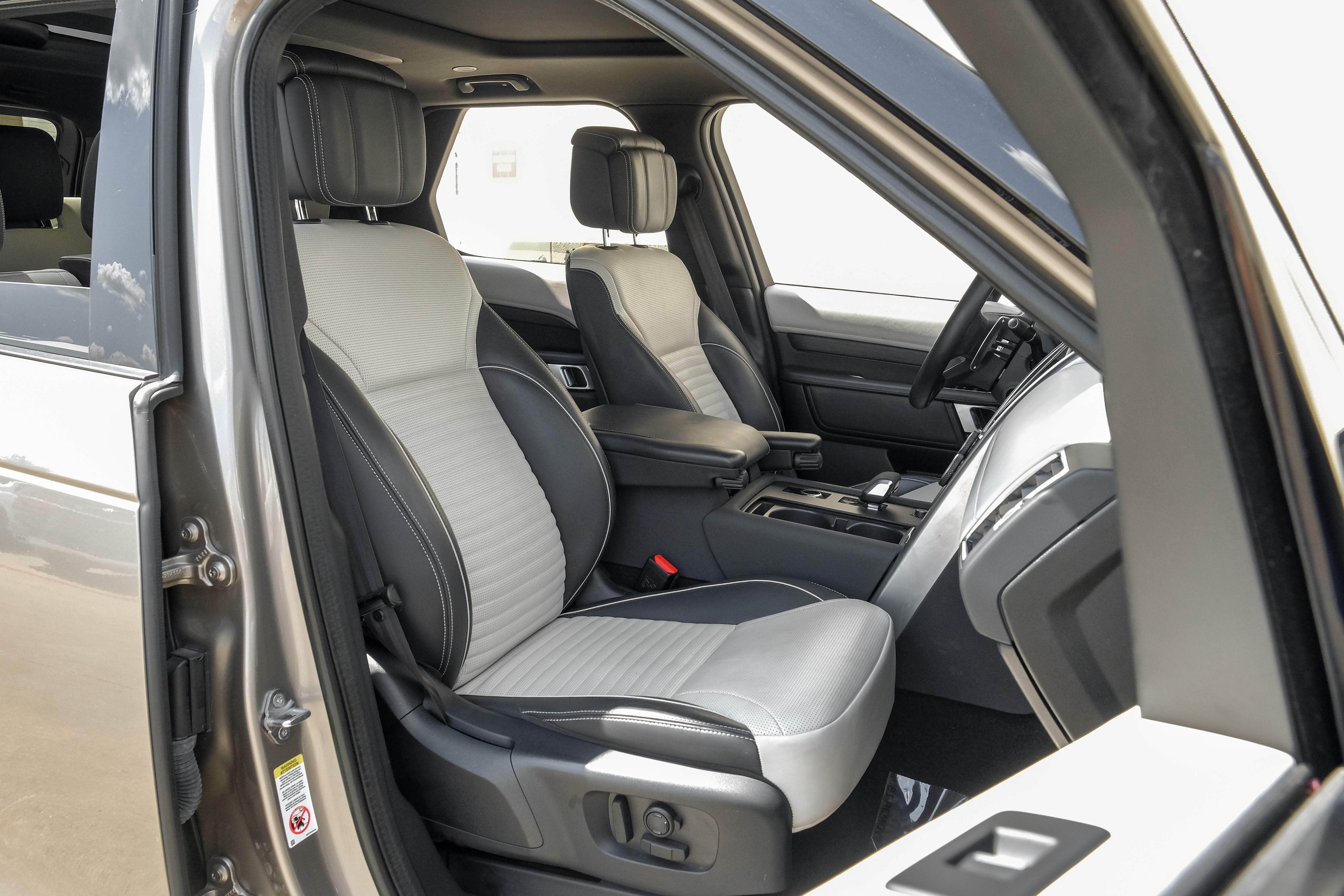 2023 Land Rover Discovery Metropolitan Edition