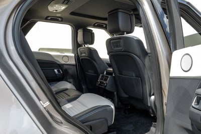 2023 Land Rover Discovery Metropolitan Edition