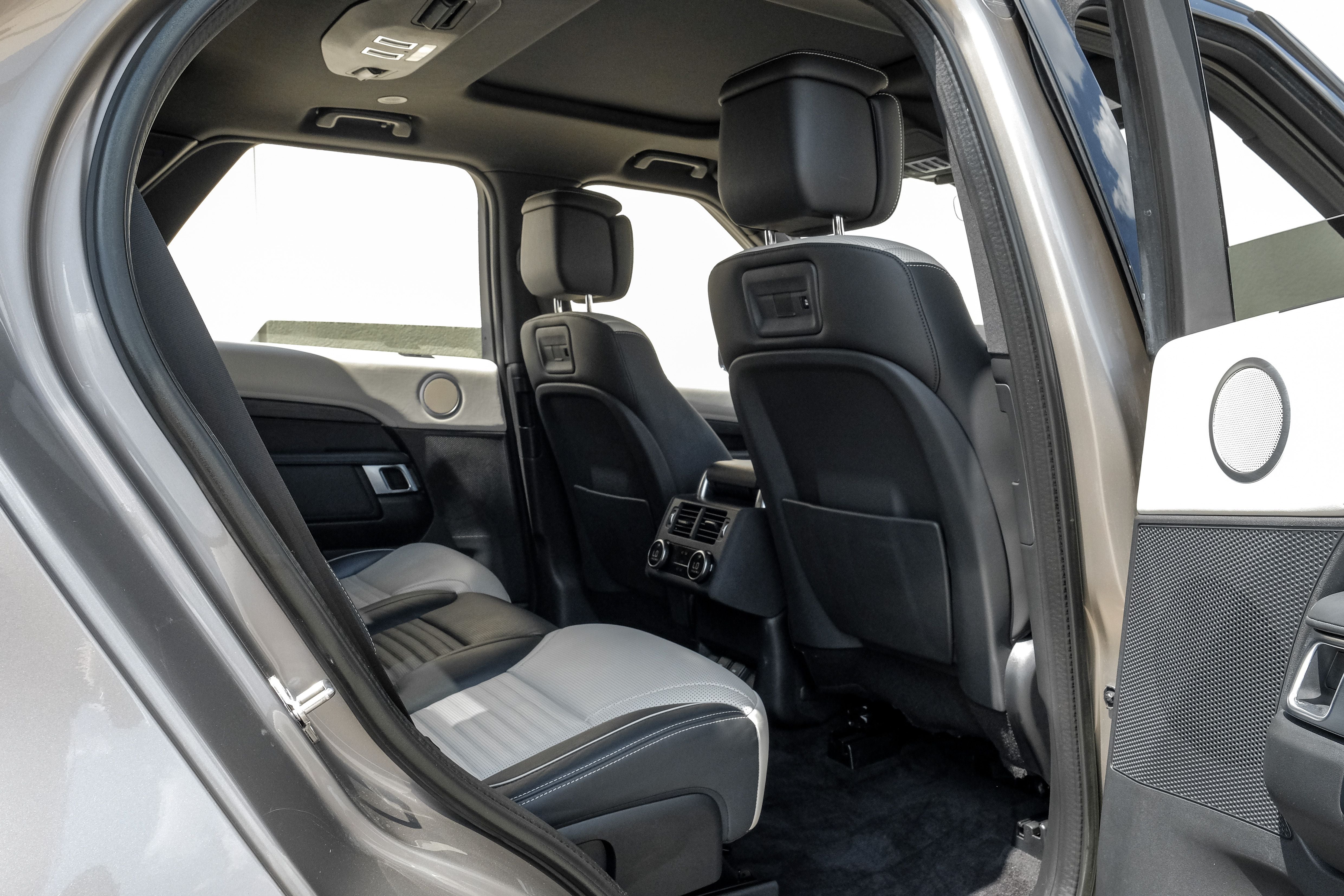 2023 Land Rover Discovery Metropolitan Edition