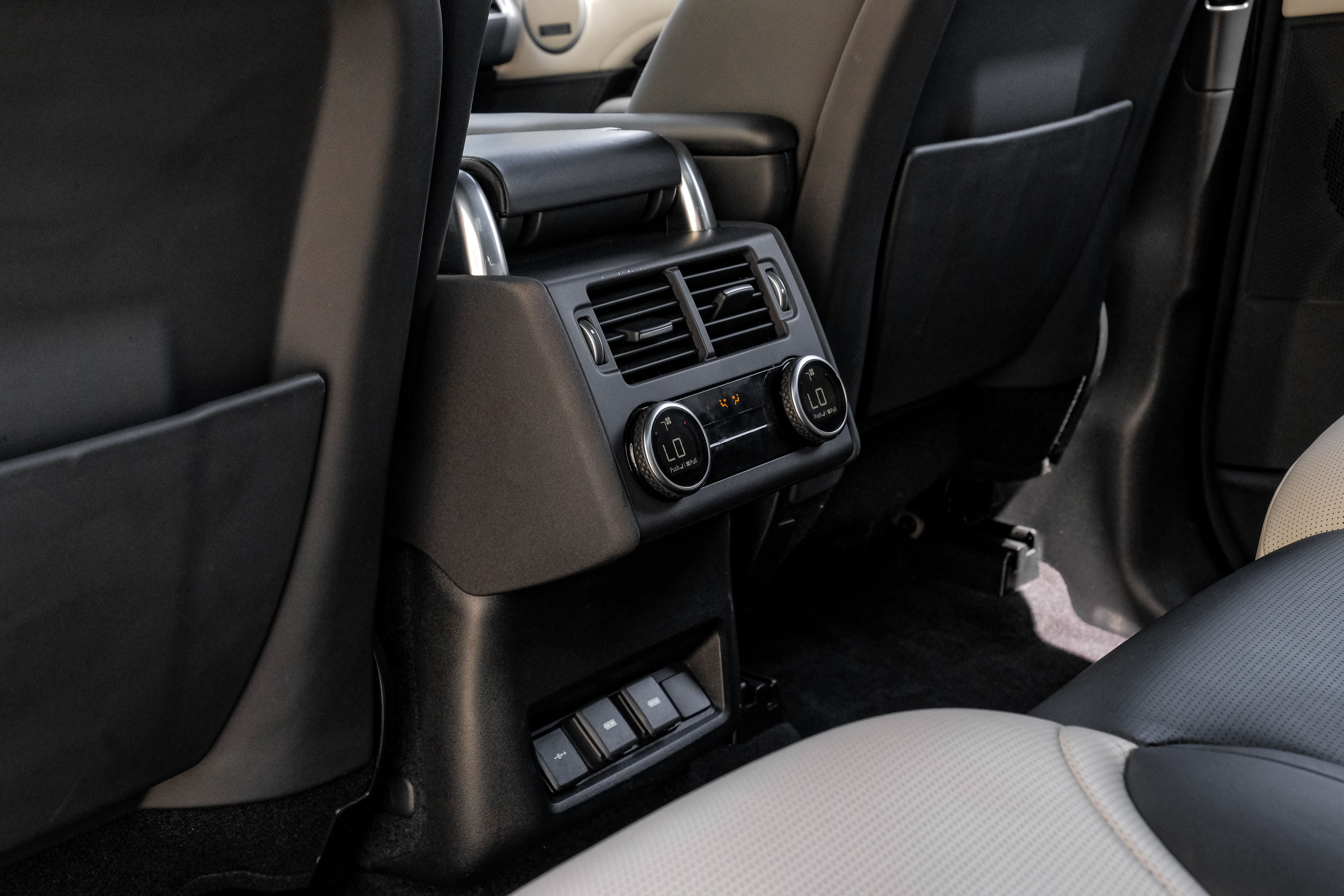2023 Land Rover Discovery Metropolitan Edition