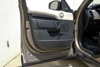2023 Land Rover Discovery Metropolitan Edition