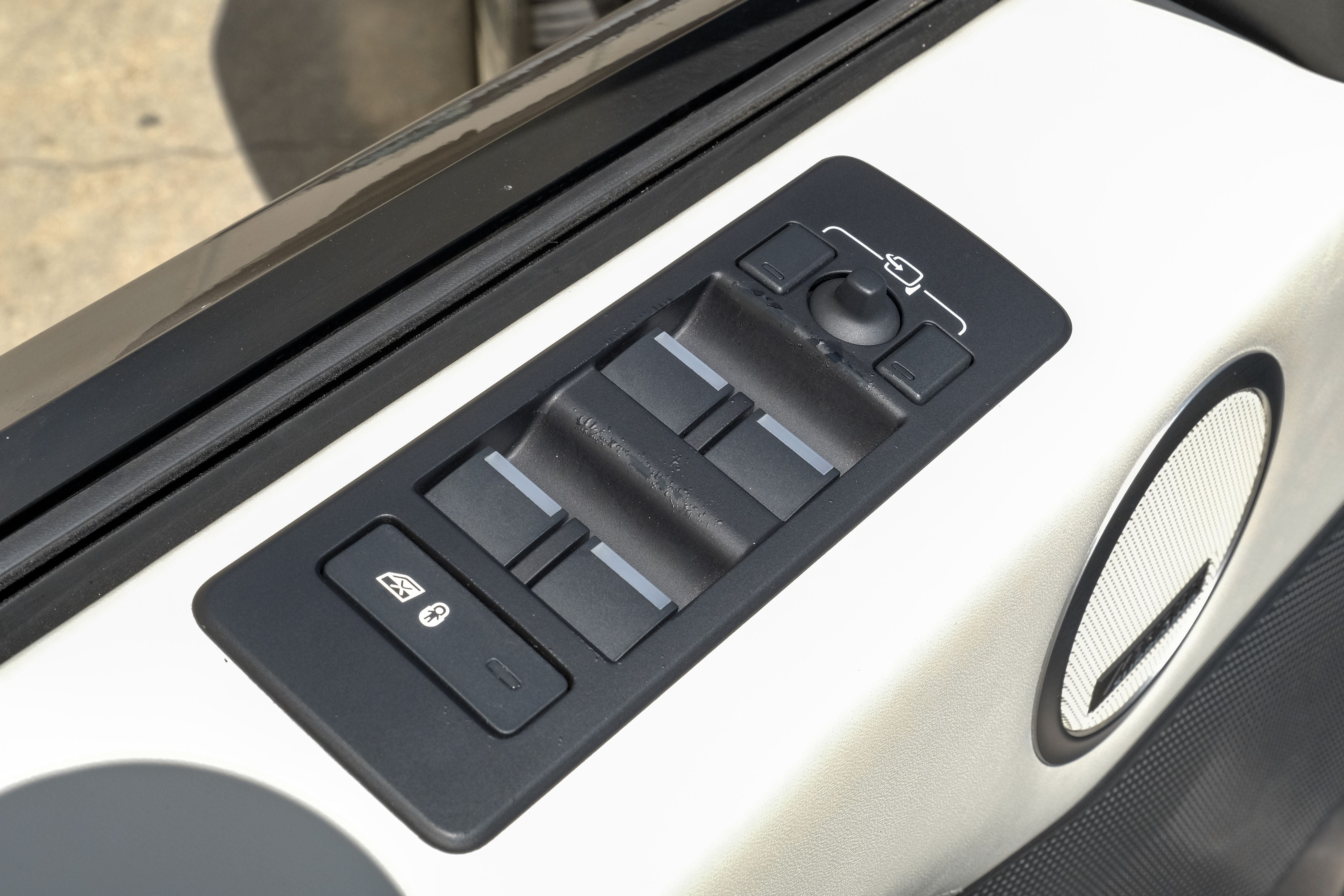 2023 Land Rover Discovery Metropolitan Edition