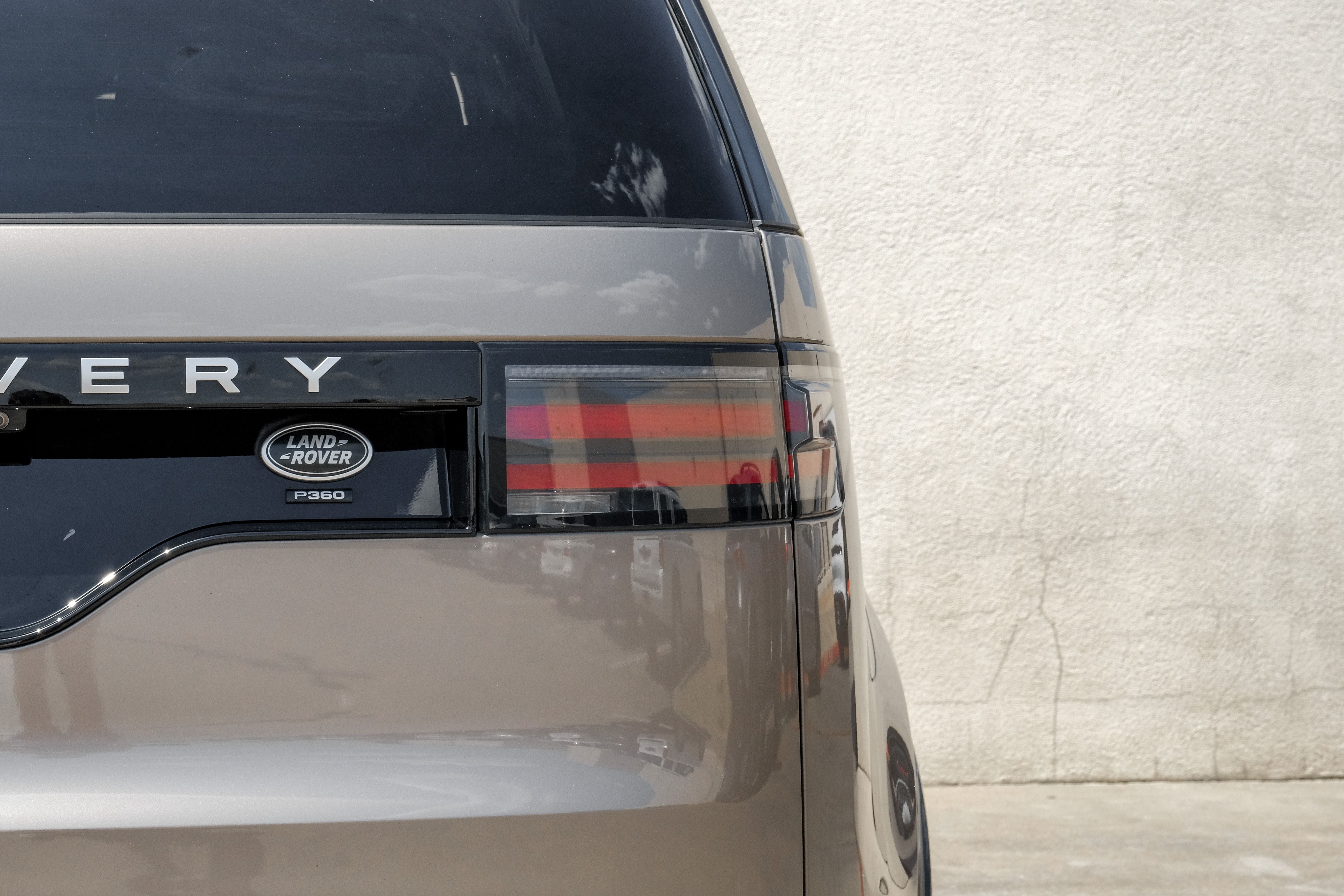 2023 Land Rover Discovery Metropolitan Edition