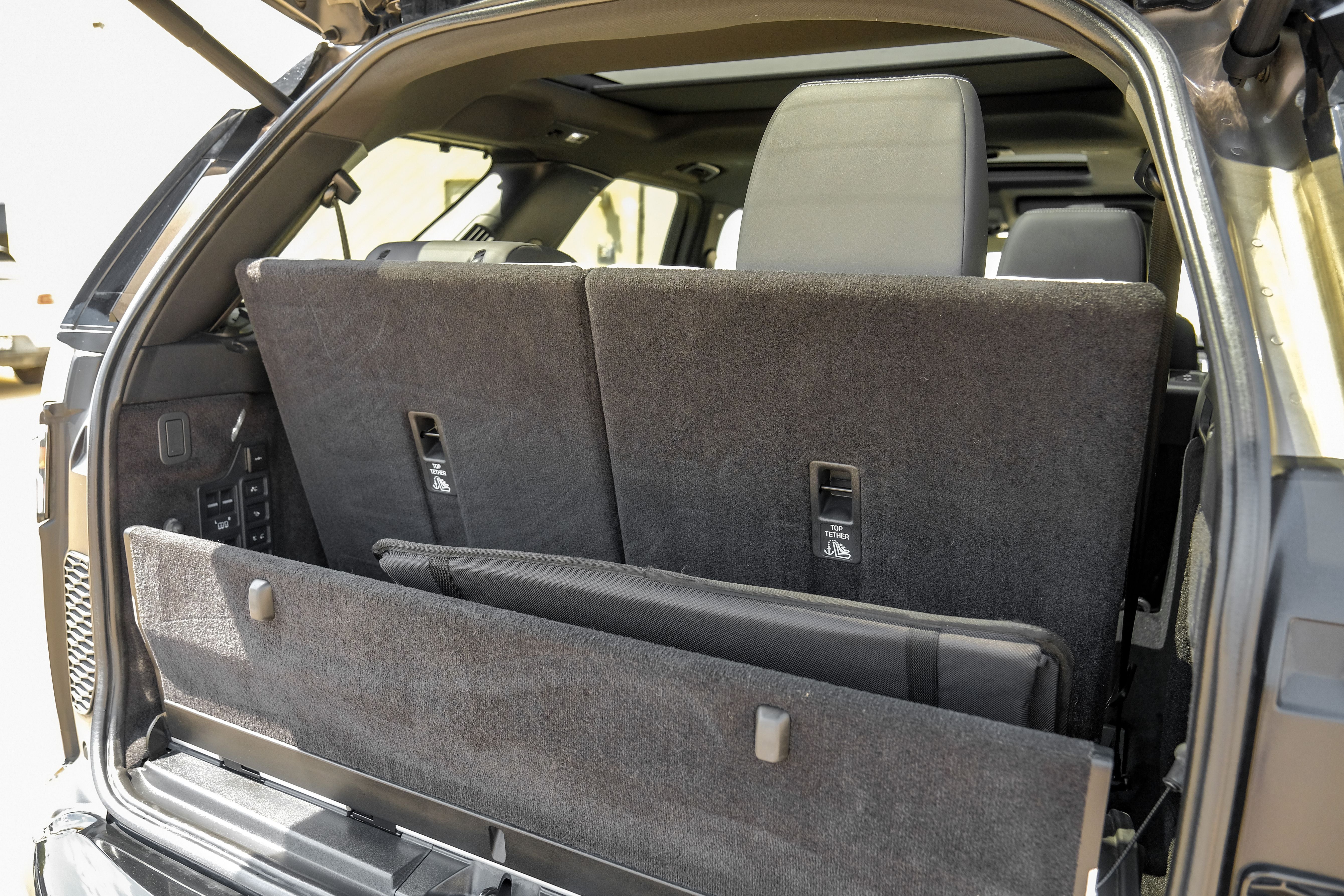 2023 Land Rover Discovery Metropolitan Edition