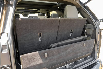 2023 Land Rover Discovery Metropolitan Edition