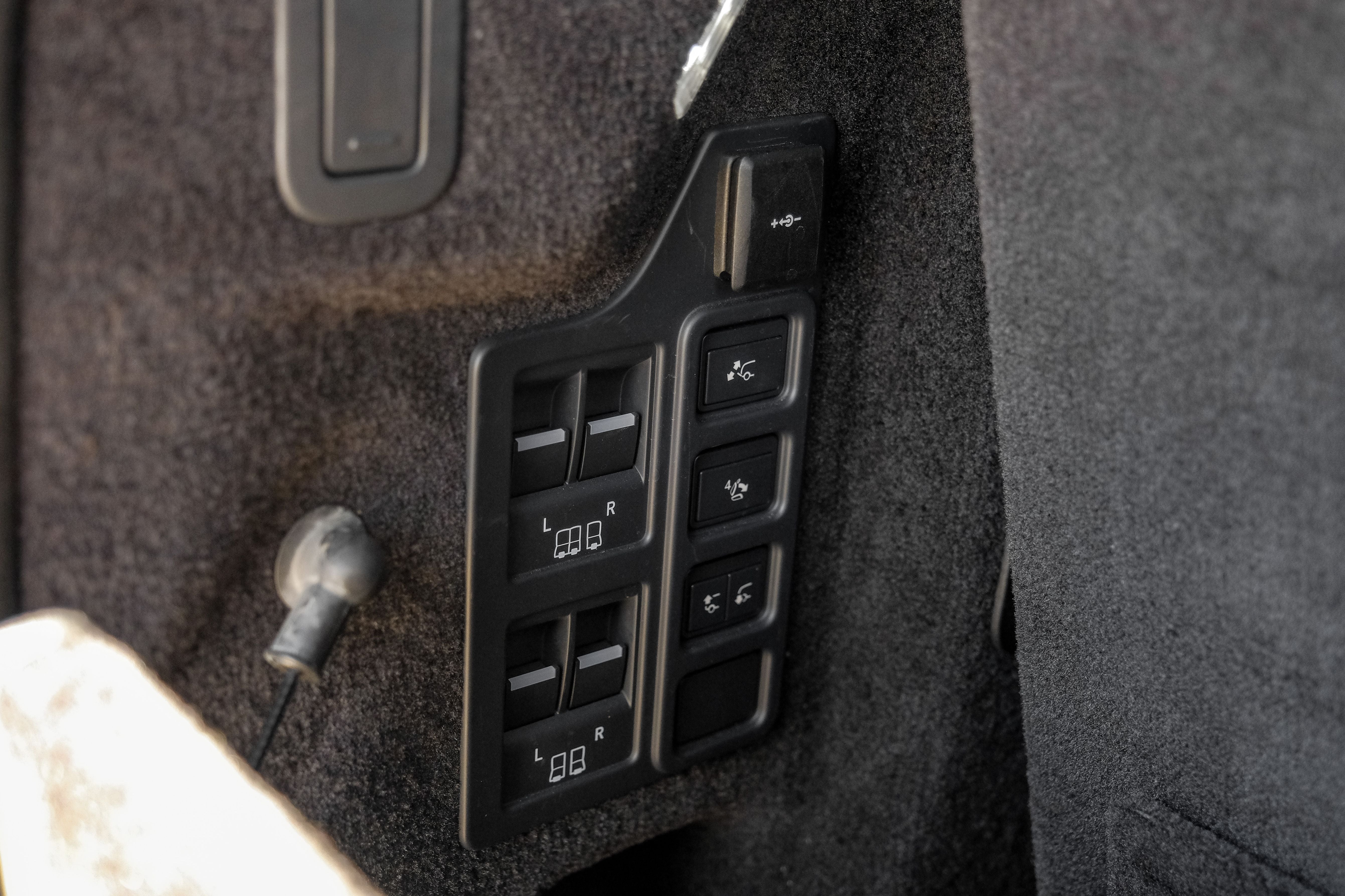 2023 Land Rover Discovery Metropolitan Edition