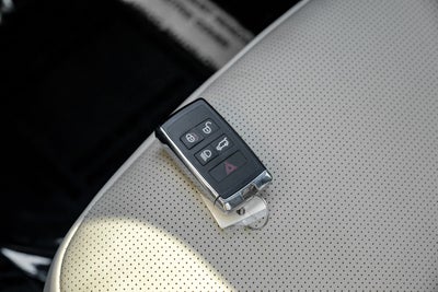 2023 Land Rover Discovery Metropolitan Edition