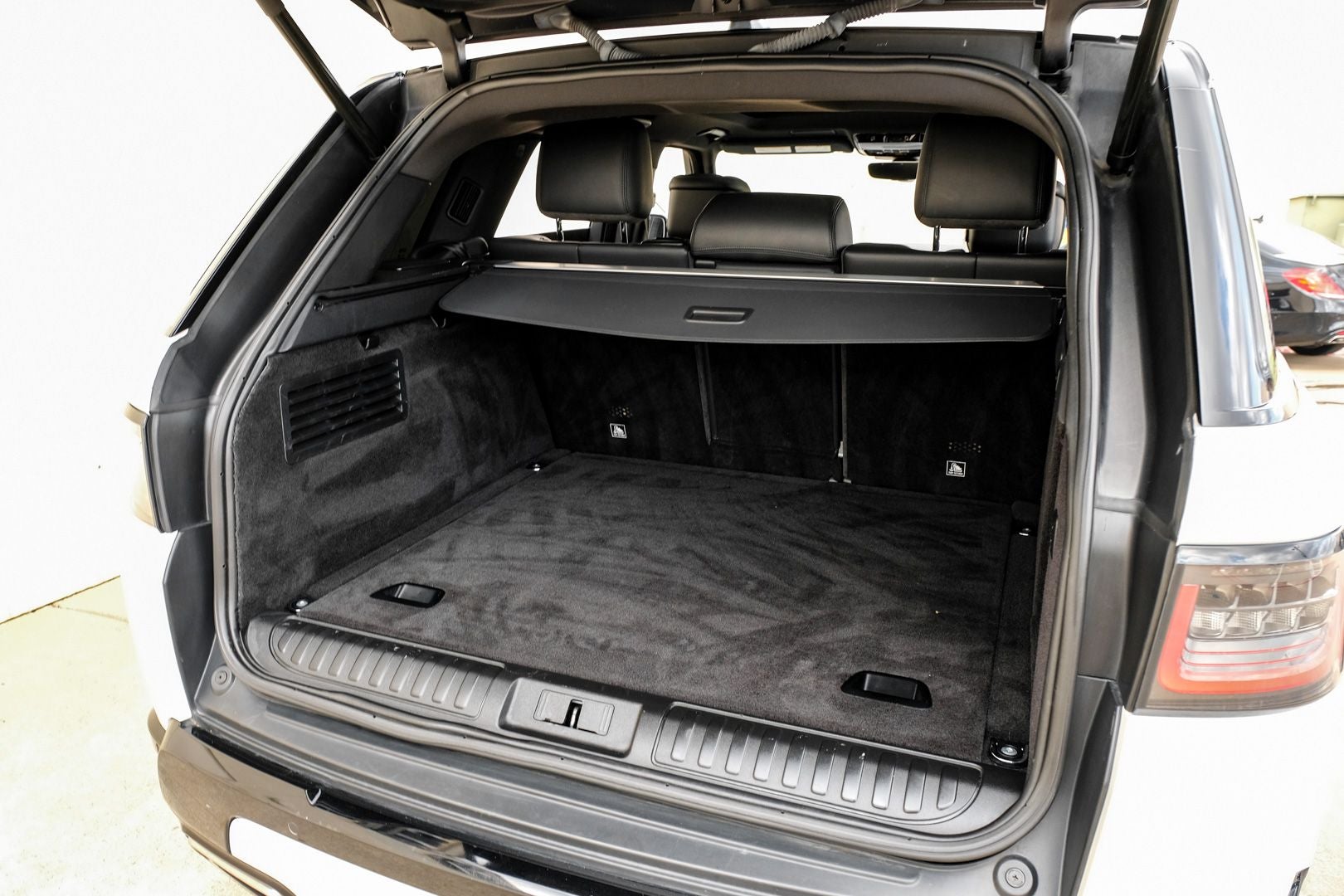 2021 Land Rover Range Rover Sport HSE Silver Edition