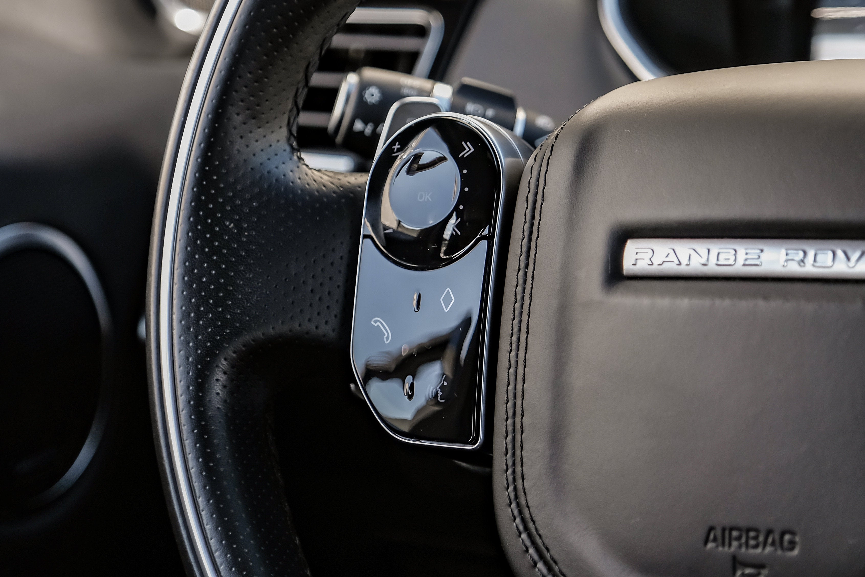 2021 Land Rover Range Rover Sport HSE Silver Edition