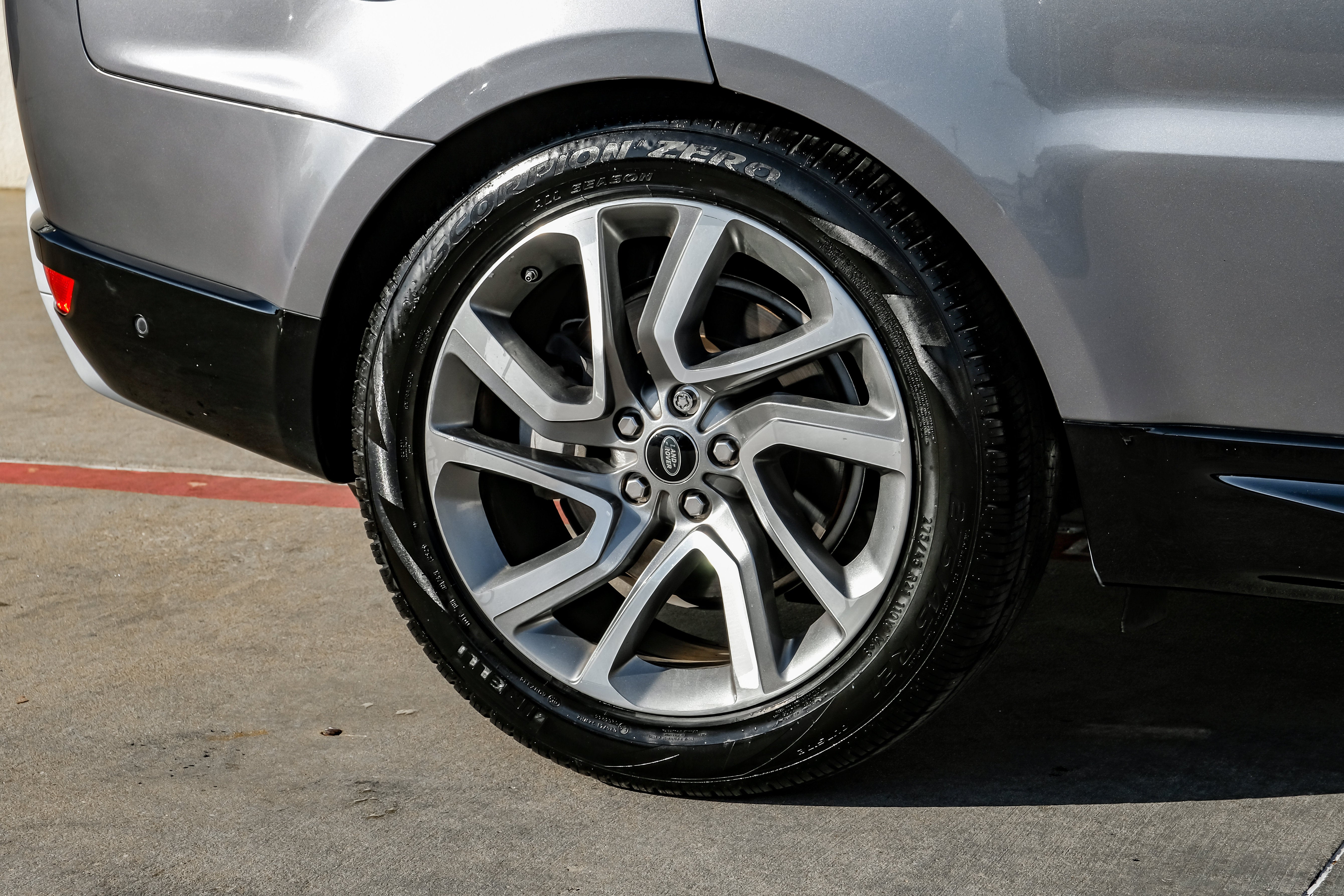 2021 Land Rover Range Rover Sport HSE Silver Edition